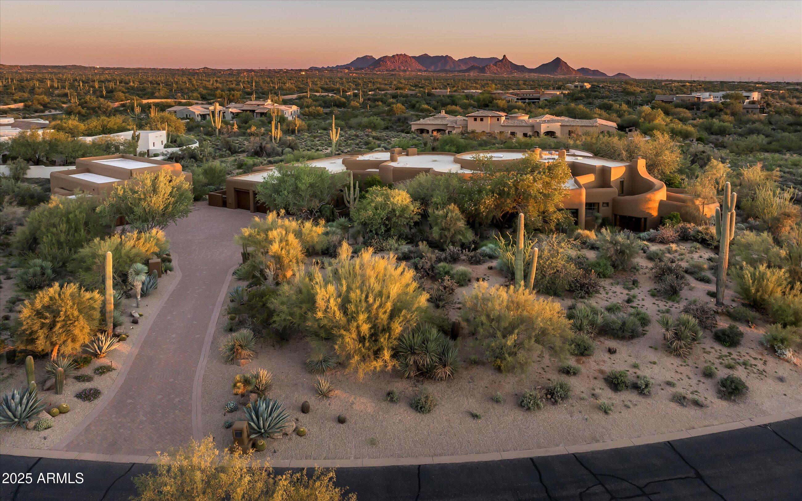 WHISPER ROCK - Residential