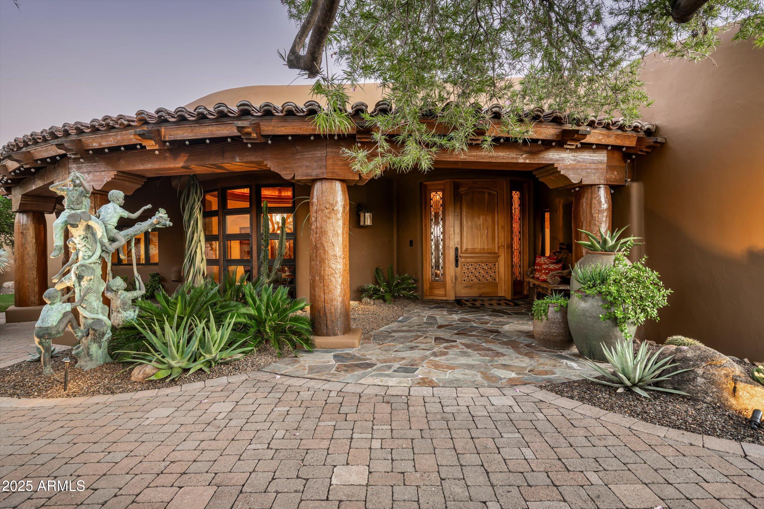 WHISPER ROCK - Residential