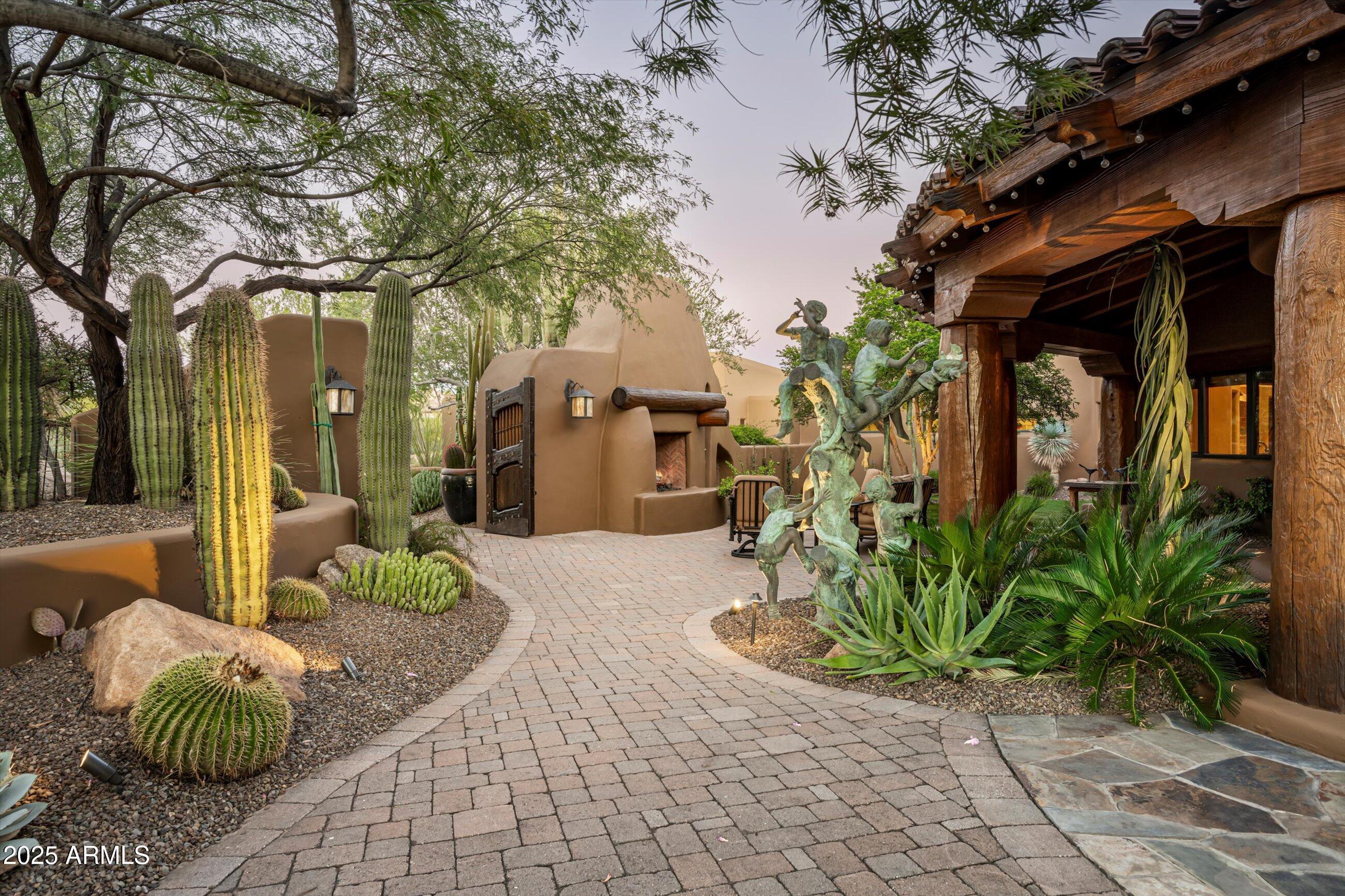 WHISPER ROCK - Residential