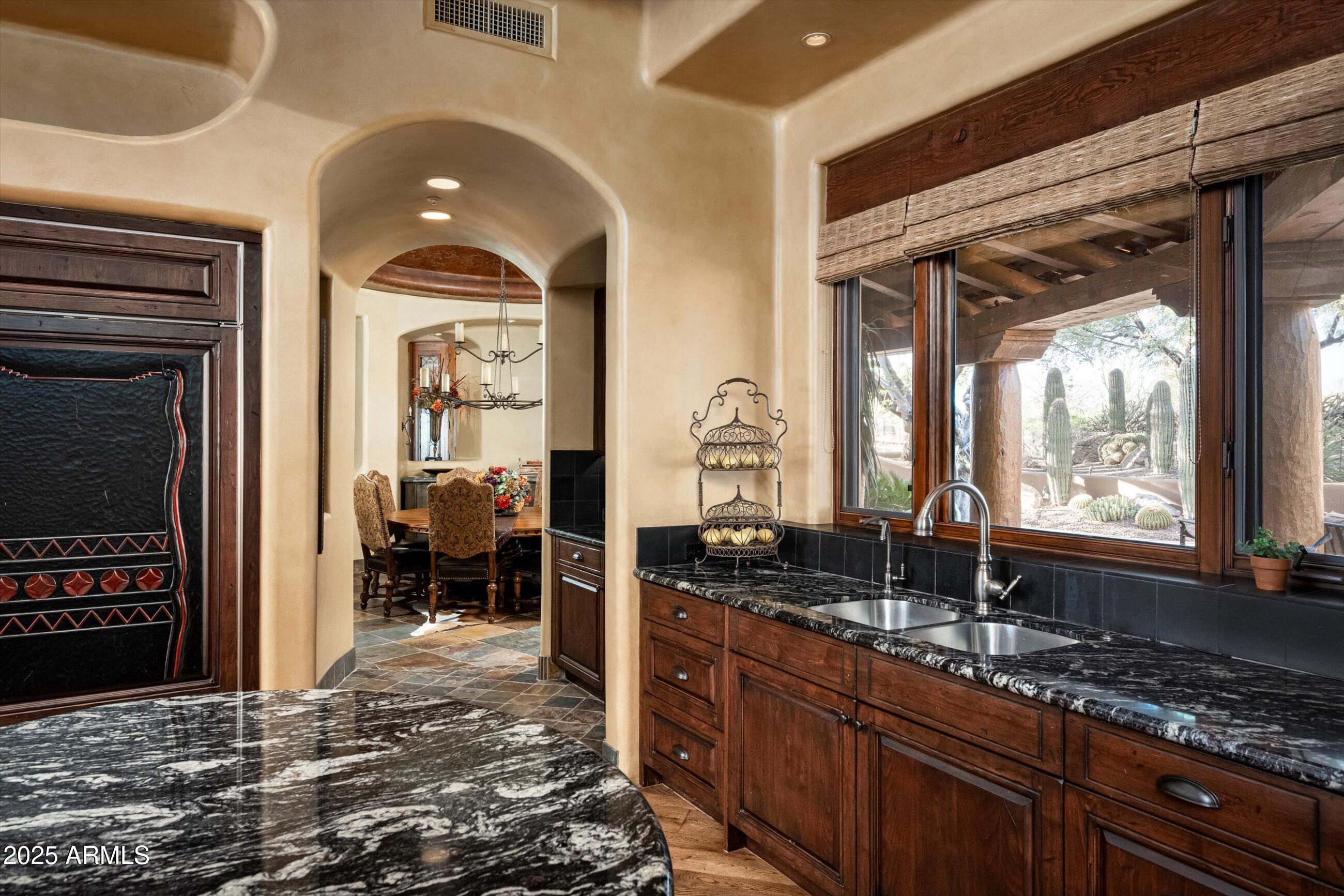 WHISPER ROCK - Residential