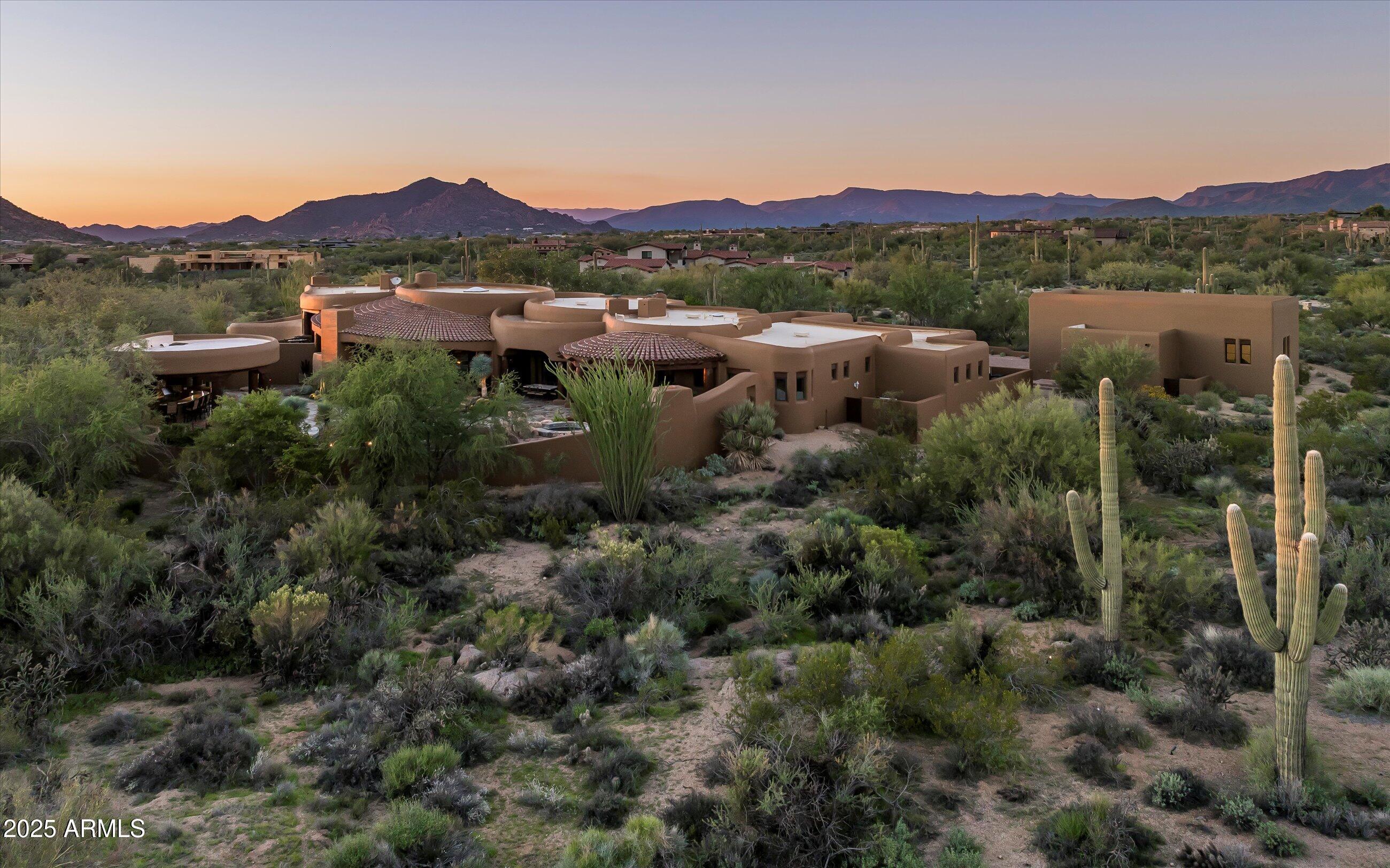 WHISPER ROCK - Residential