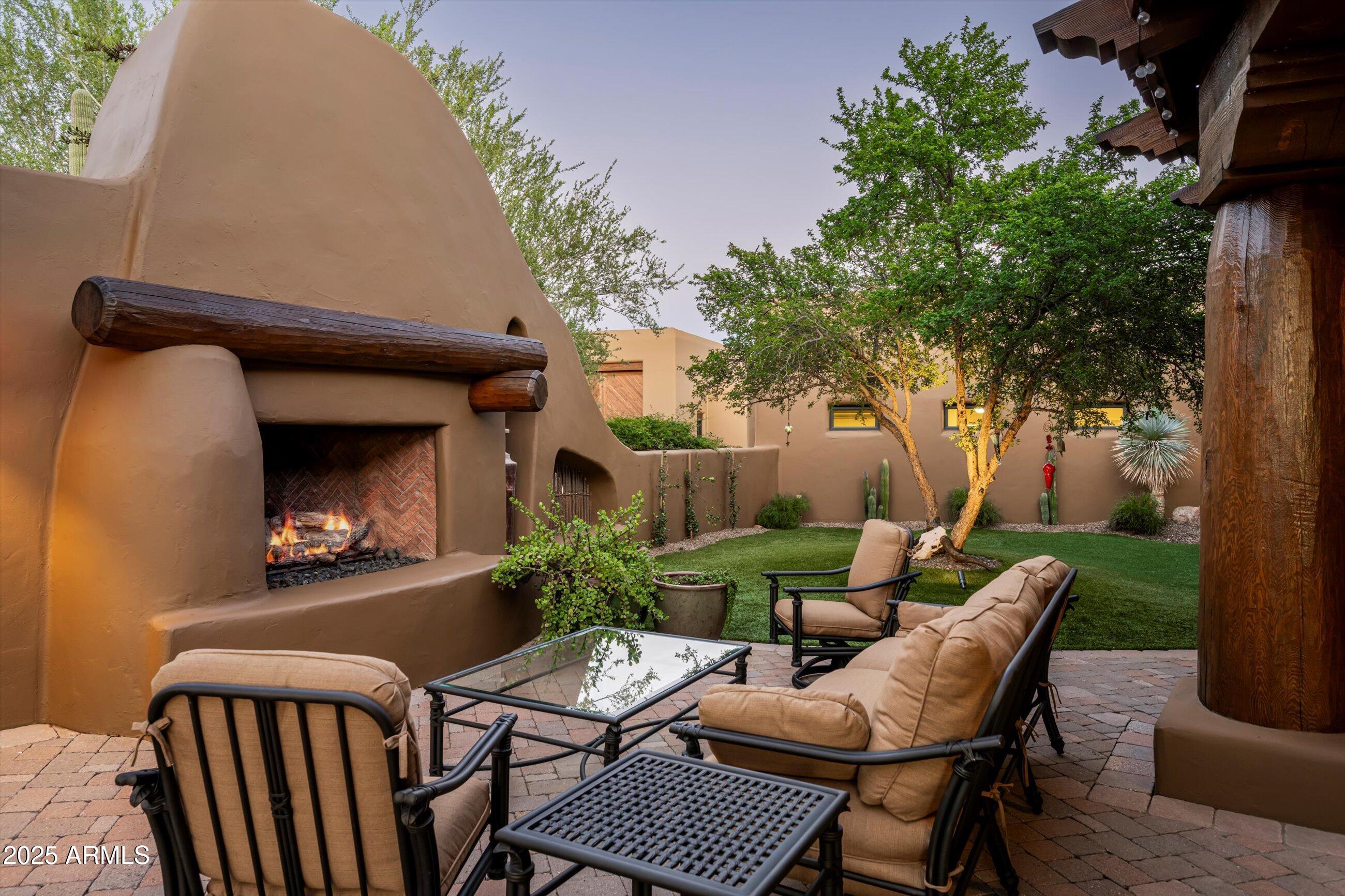 WHISPER ROCK - Residential
