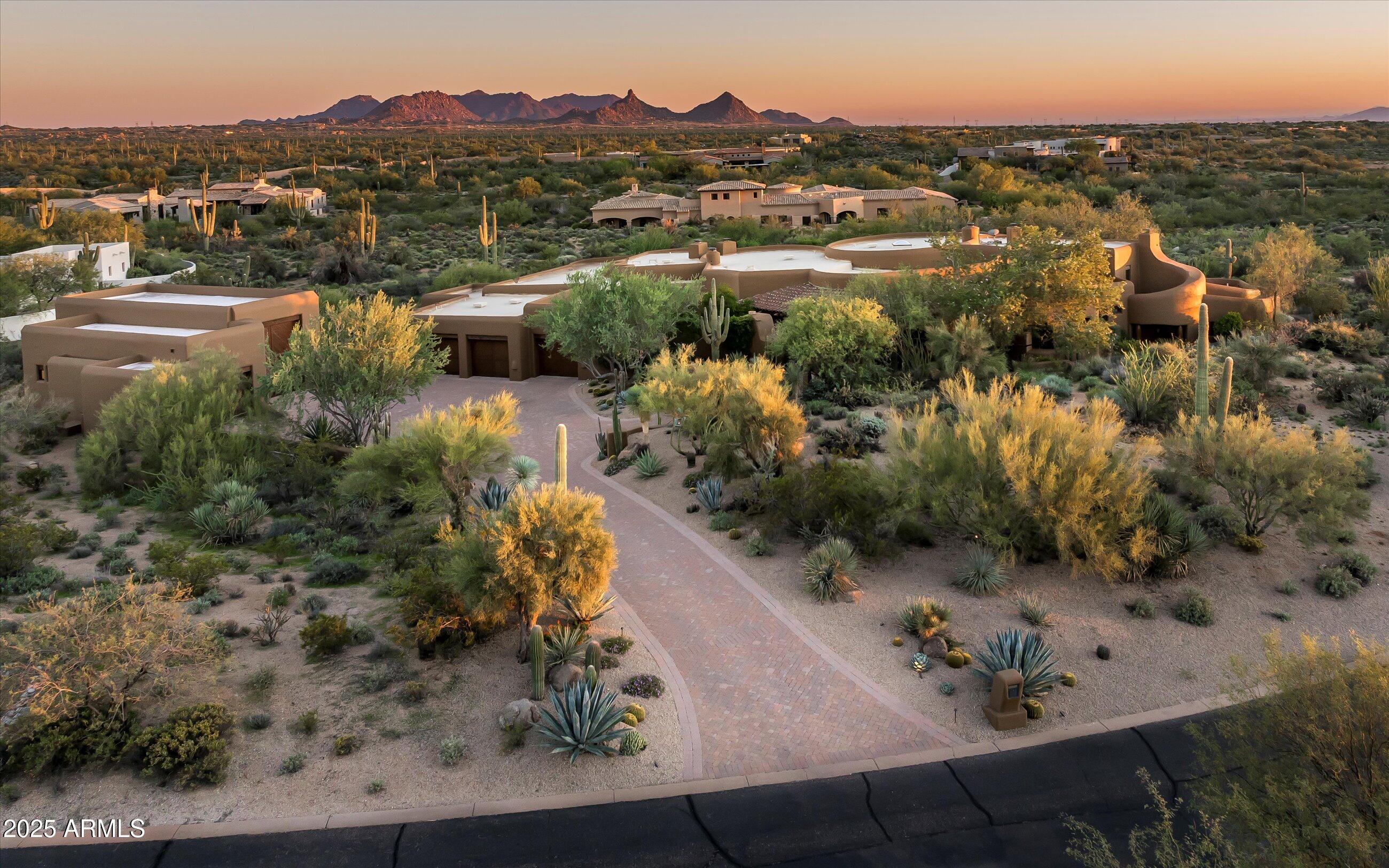 WHISPER ROCK - Residential