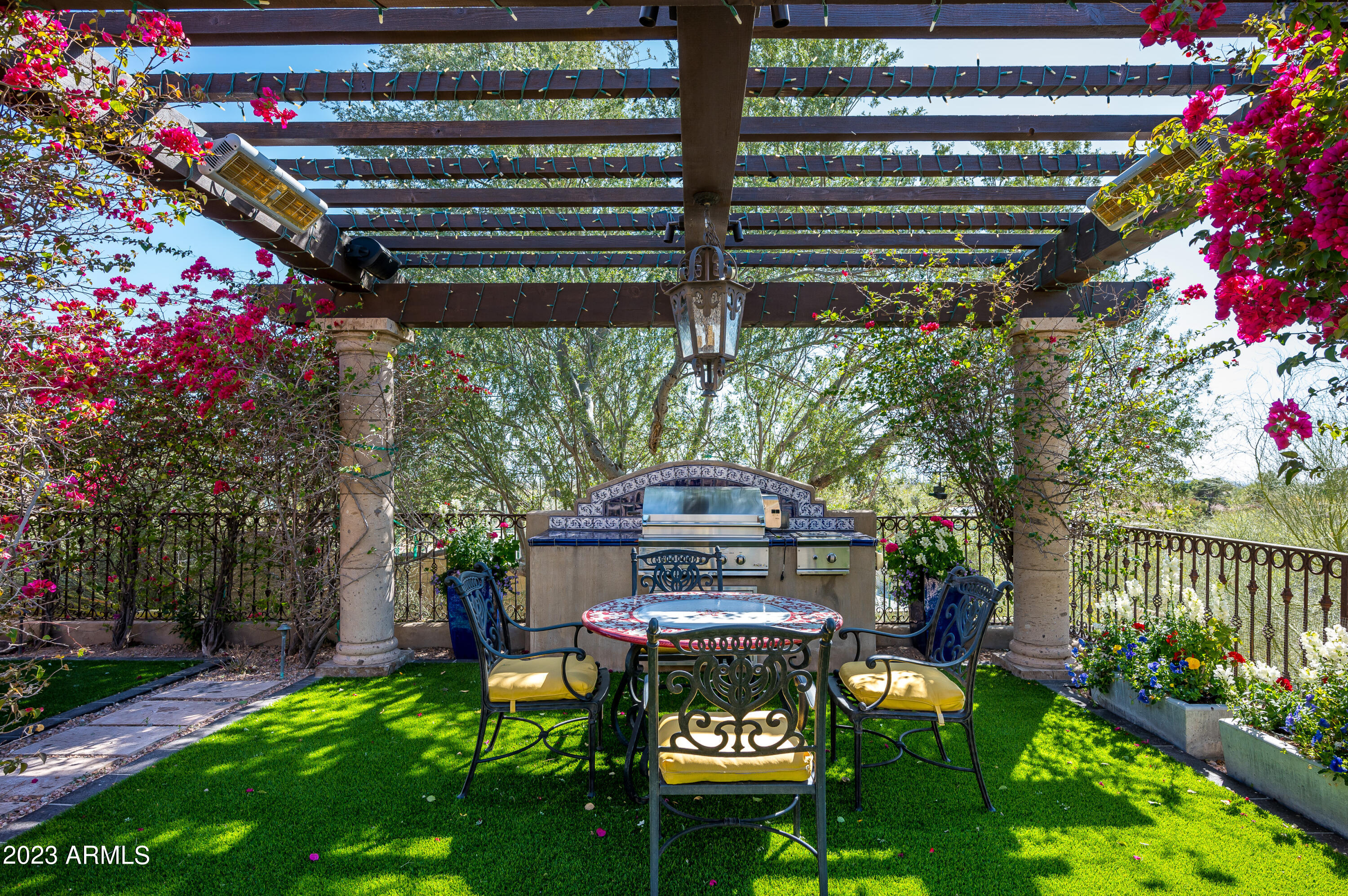 ARROYO HEIGHTS - Residential
