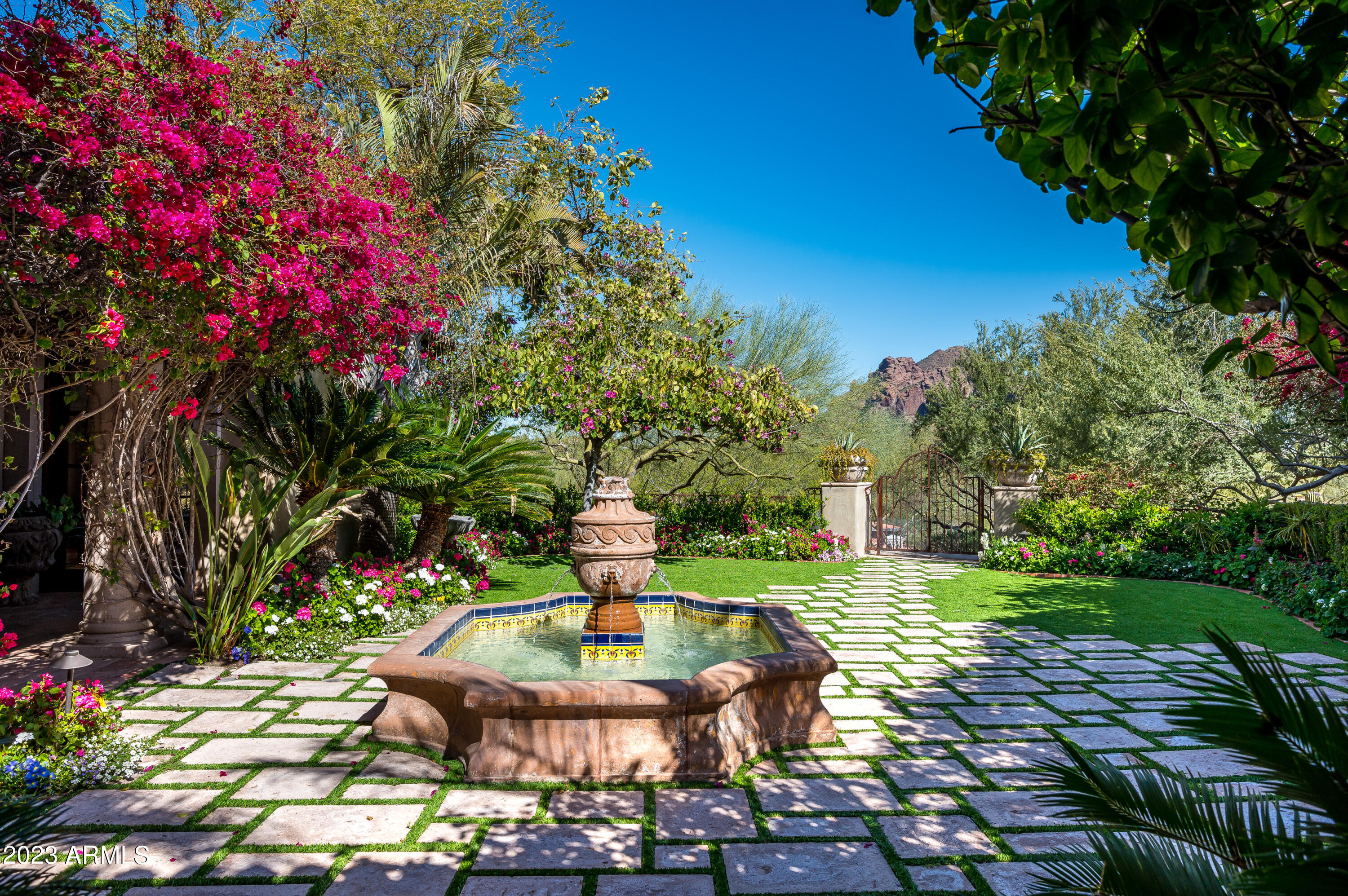 ARROYO HEIGHTS - Residential