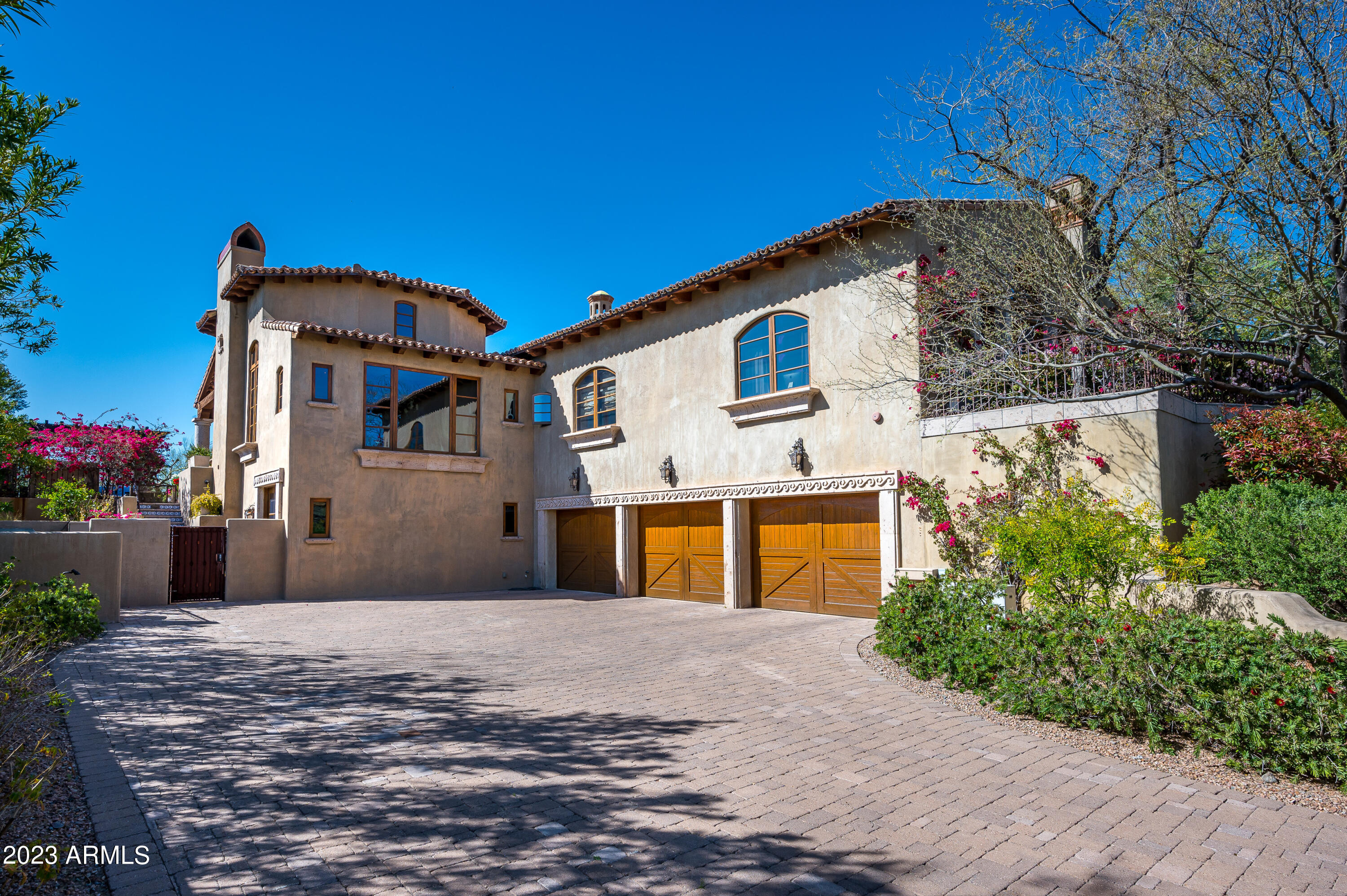 ARROYO HEIGHTS - Residential
