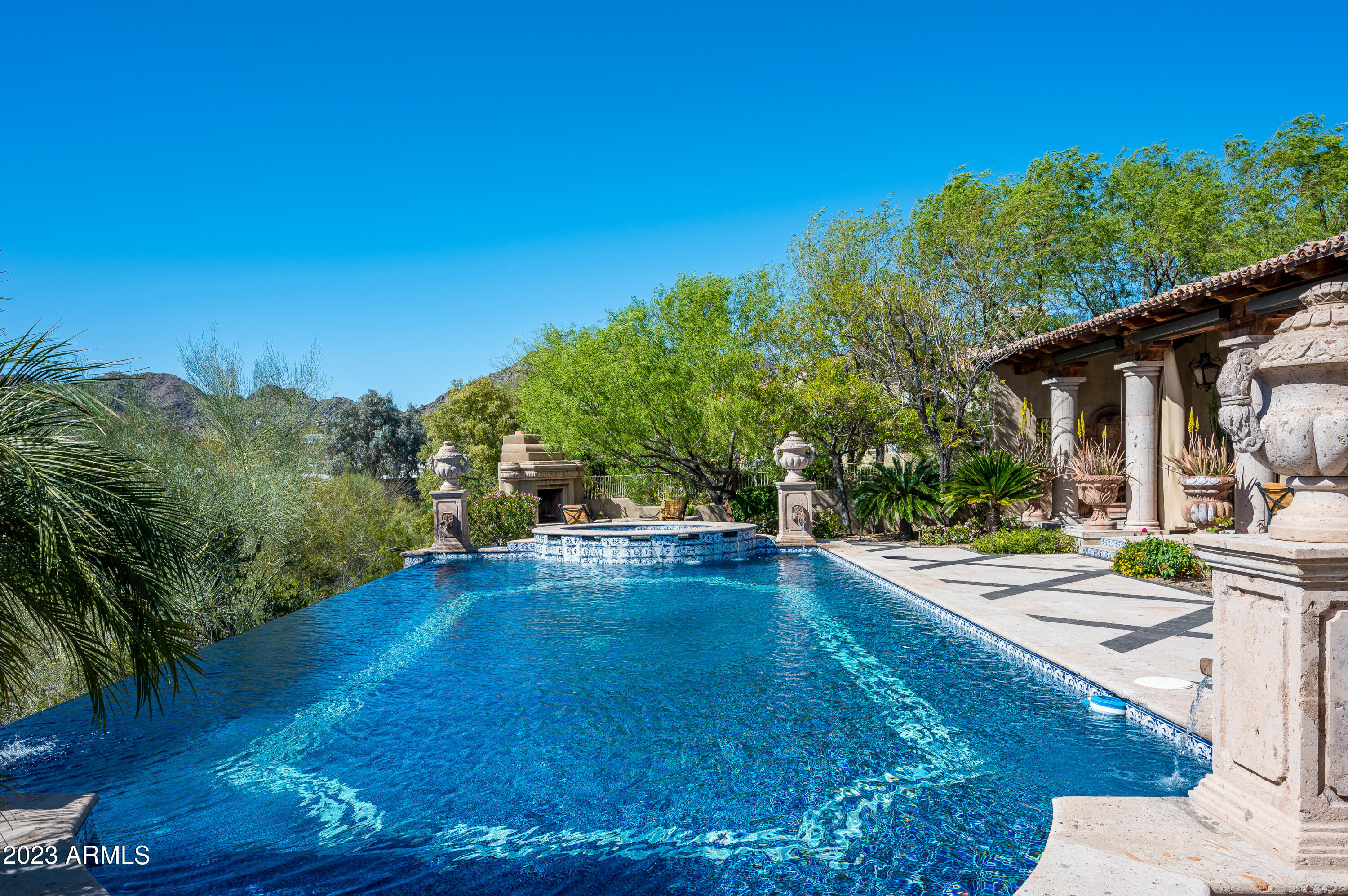 ARROYO HEIGHTS - Residential
