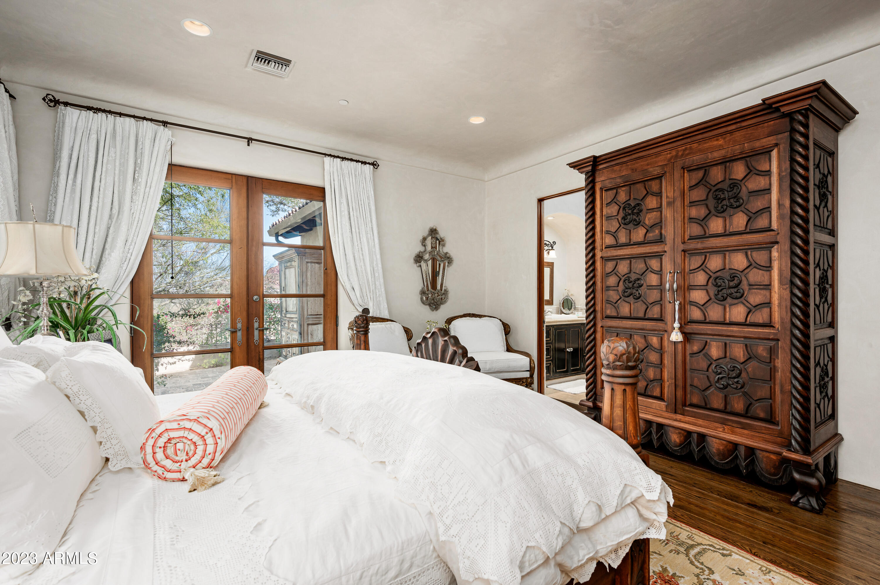 ARROYO HEIGHTS - Residential