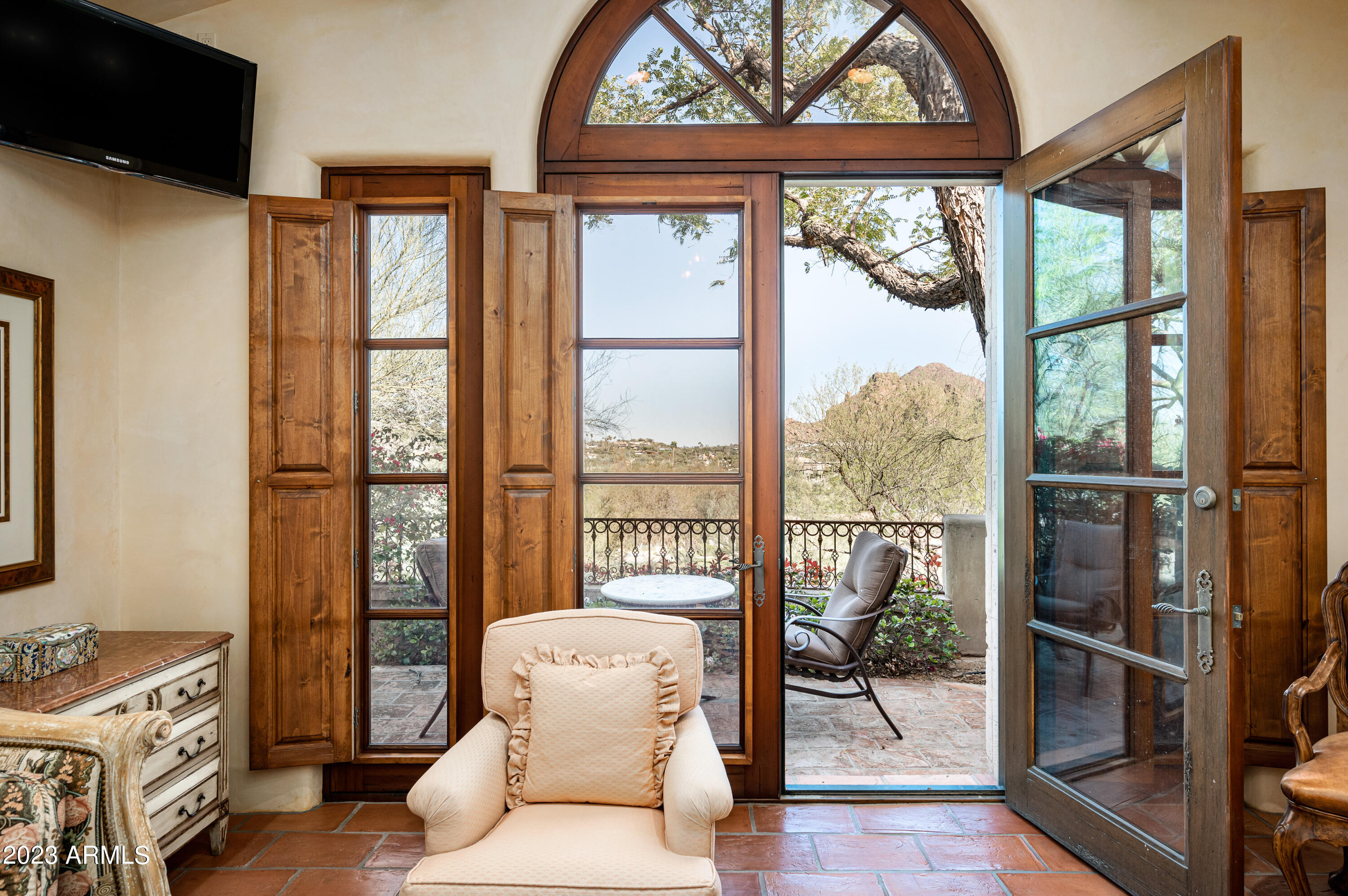 ARROYO HEIGHTS - Residential