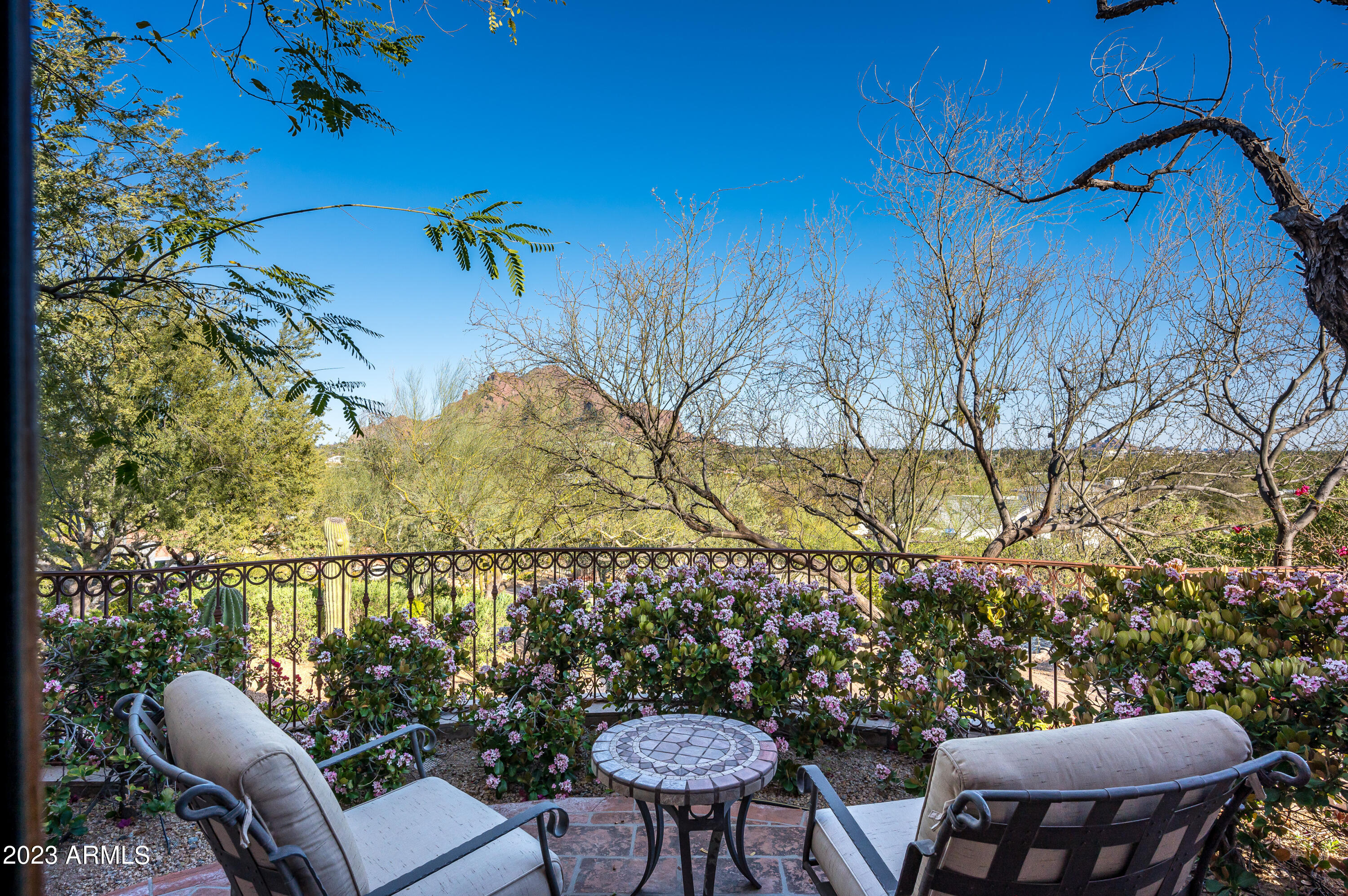 ARROYO HEIGHTS - Residential