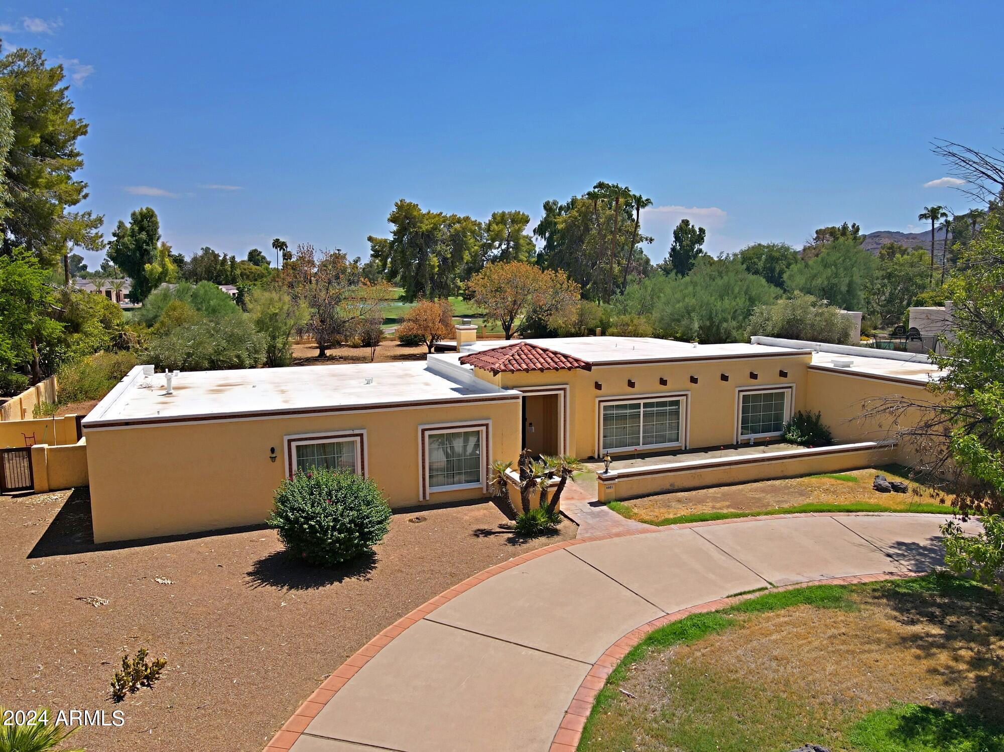 CAMELBACK COUNTRY CLUB ESTATES - Residential
