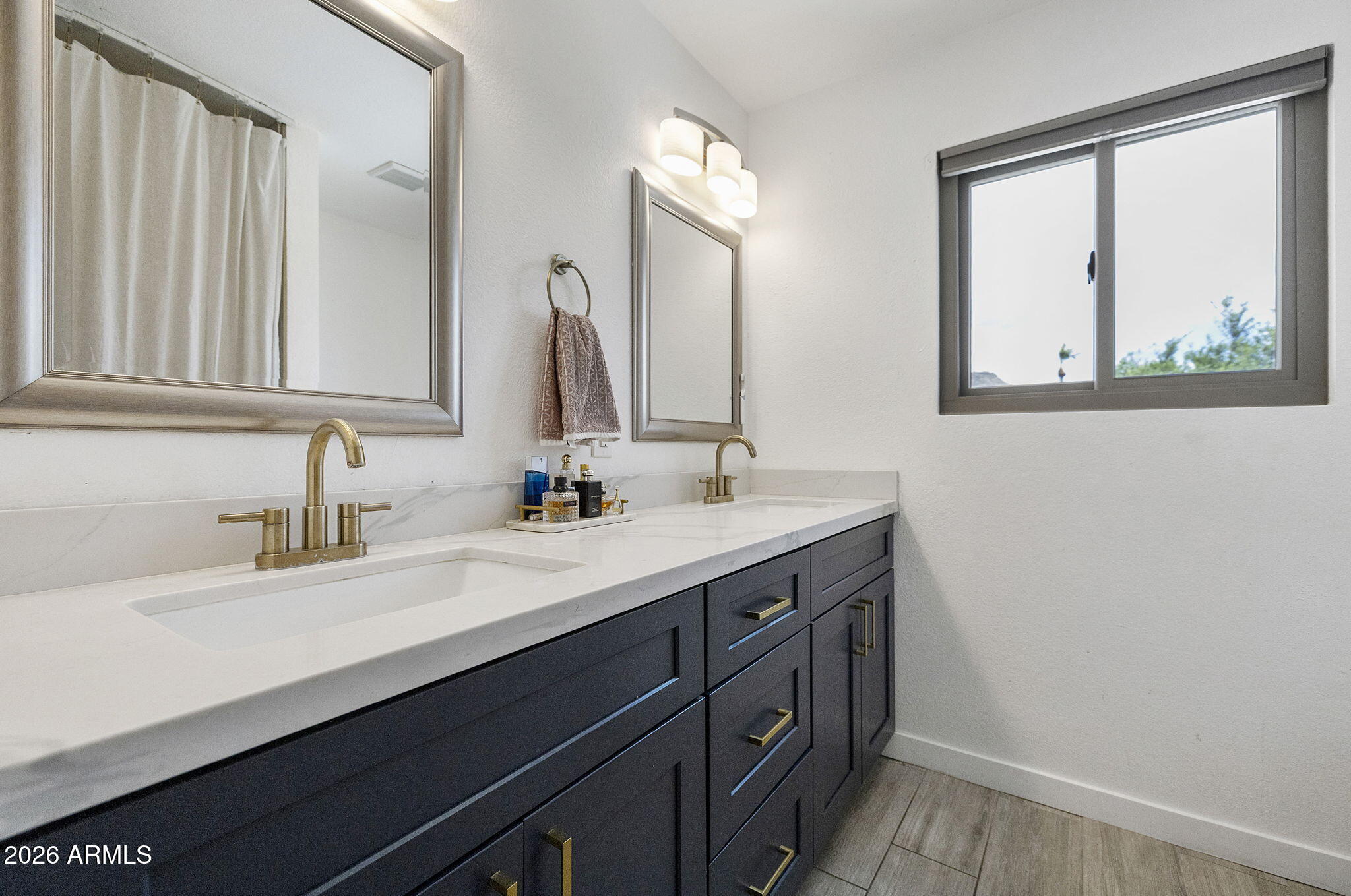 OVERLAND TRAIL 4 - Residential