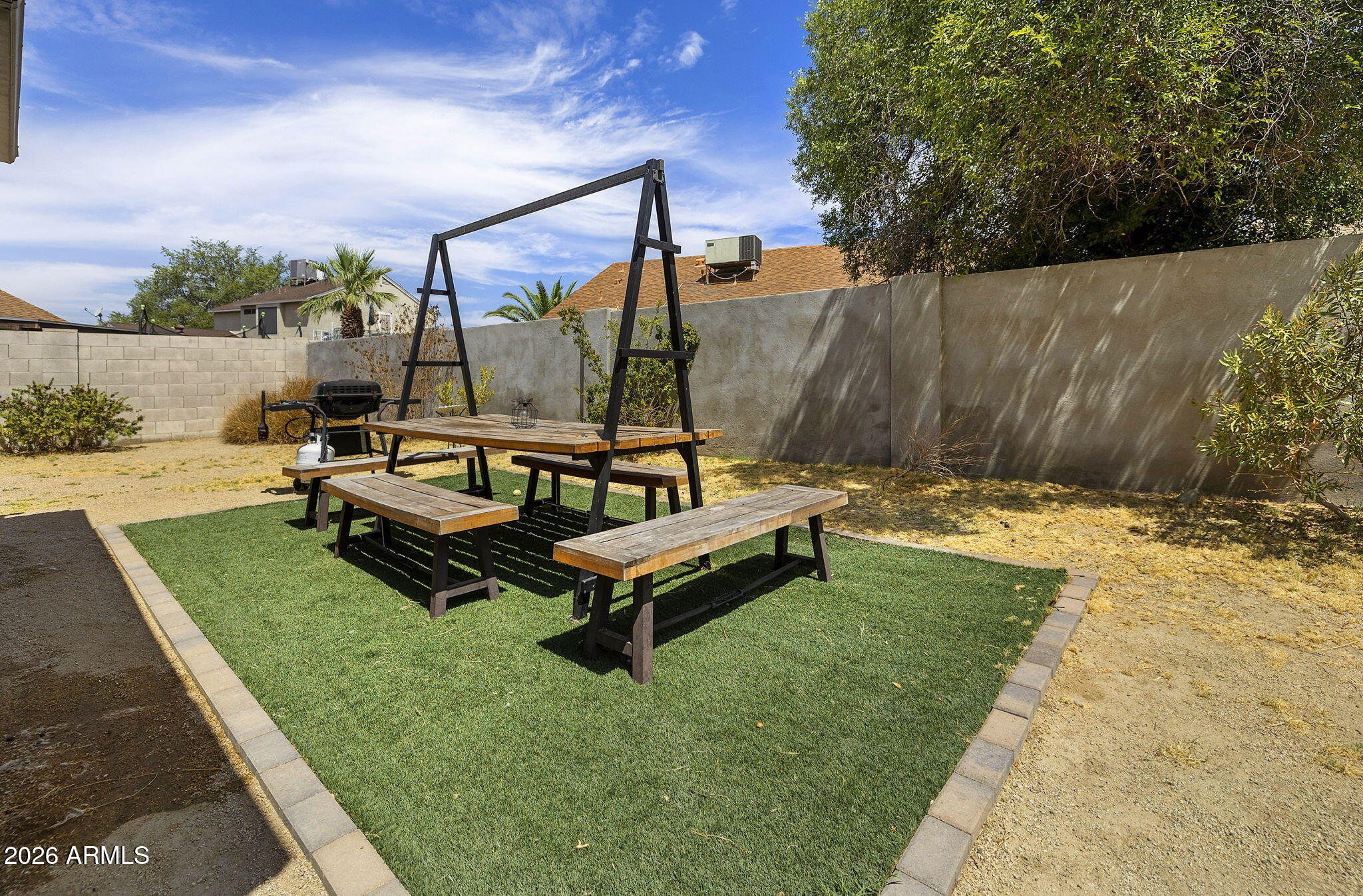 OVERLAND TRAIL 4 - Residential