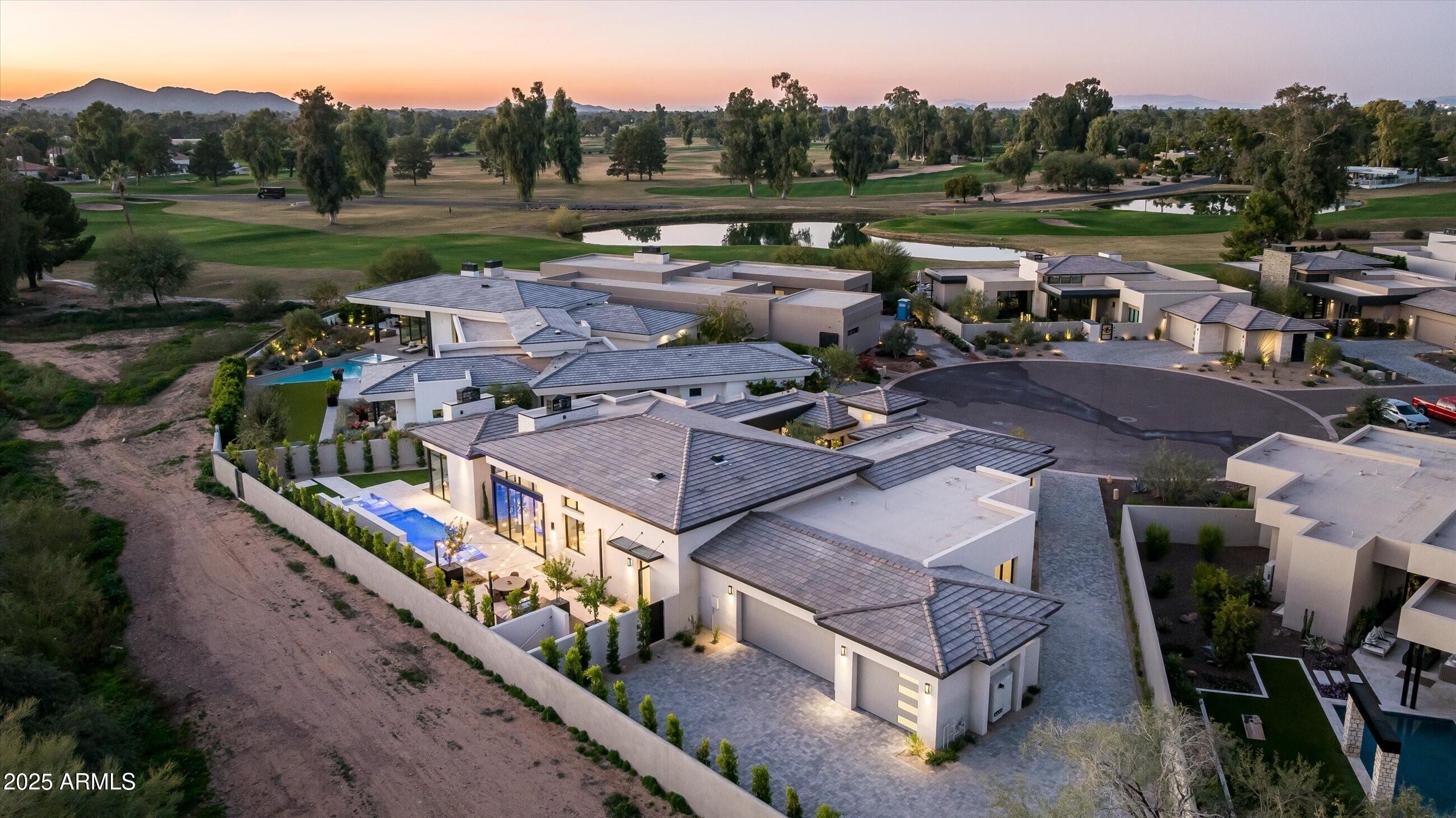 IRONWOOD GOLF VILLAS - Residential