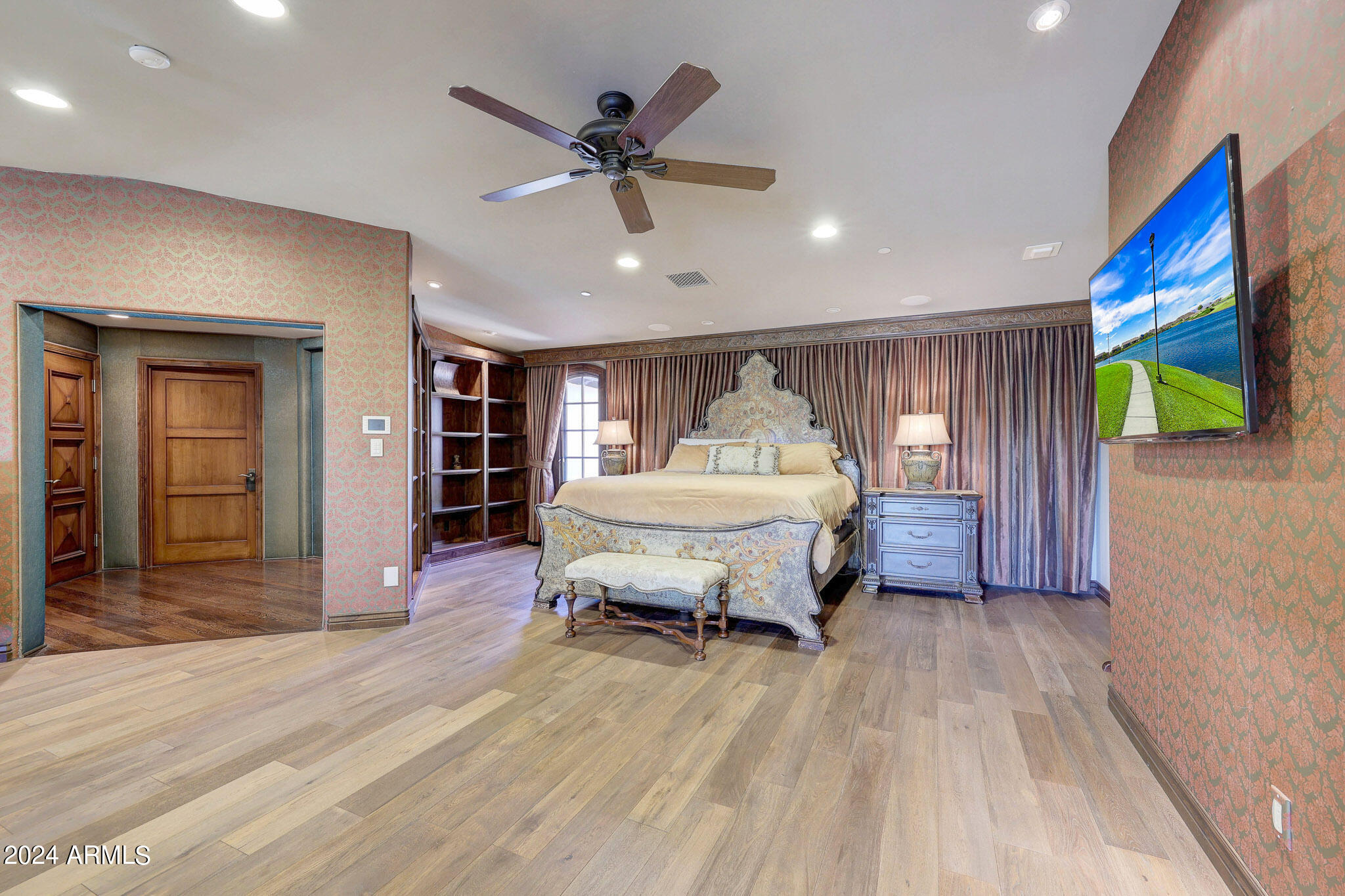 EQUESTRIAN MANOR UNIT 1 - Residential