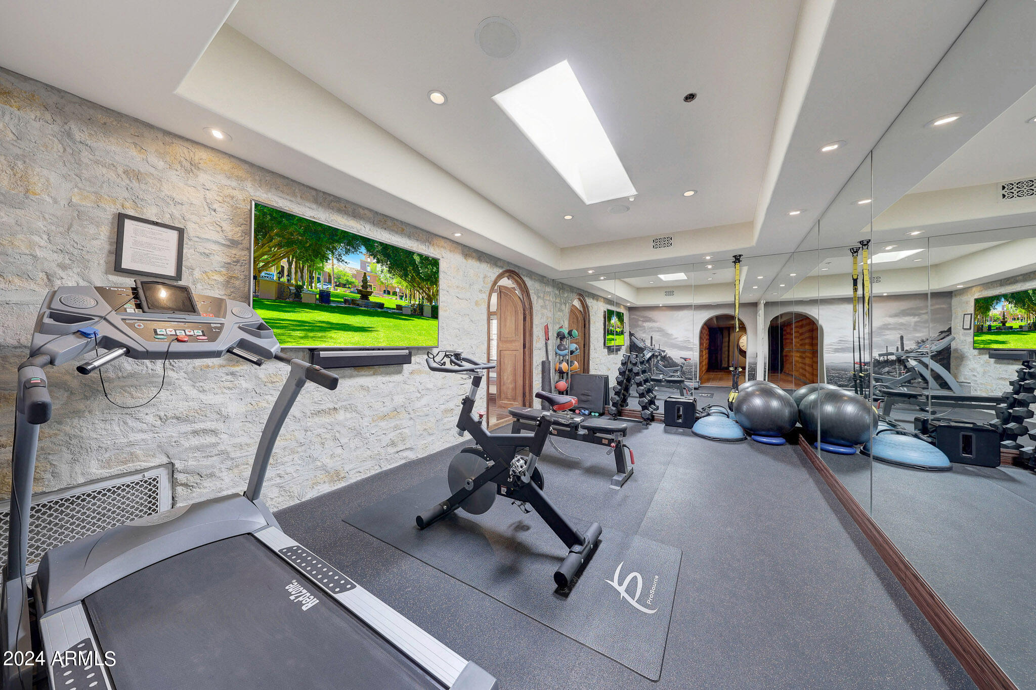 EQUESTRIAN MANOR UNIT 1 - Residential