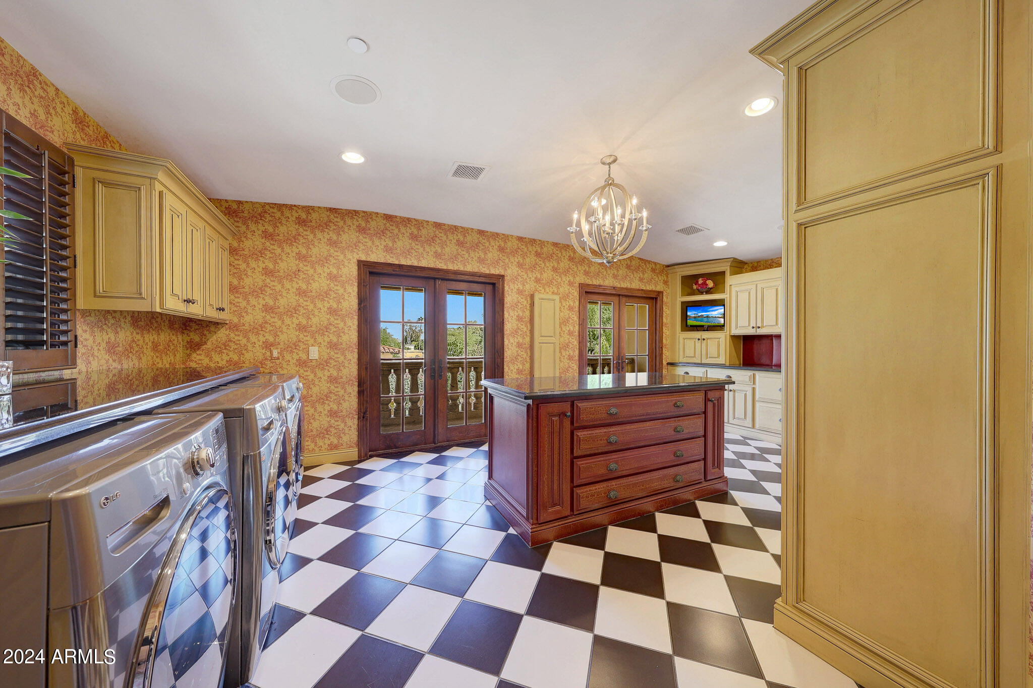 EQUESTRIAN MANOR UNIT 1 - Residential