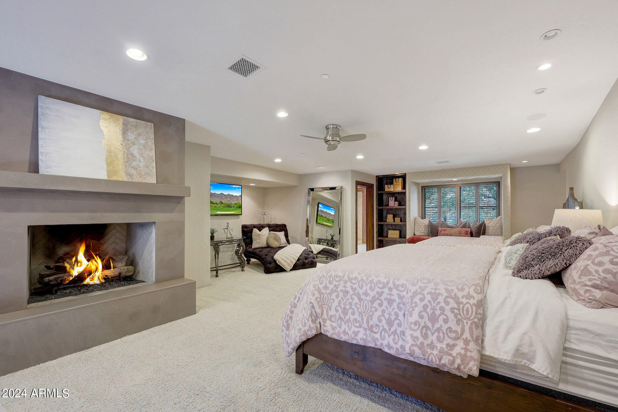 EQUESTRIAN MANOR UNIT 1 - Residential