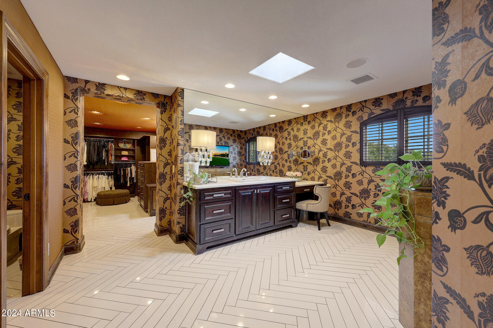 EQUESTRIAN MANOR UNIT 1 - Residential