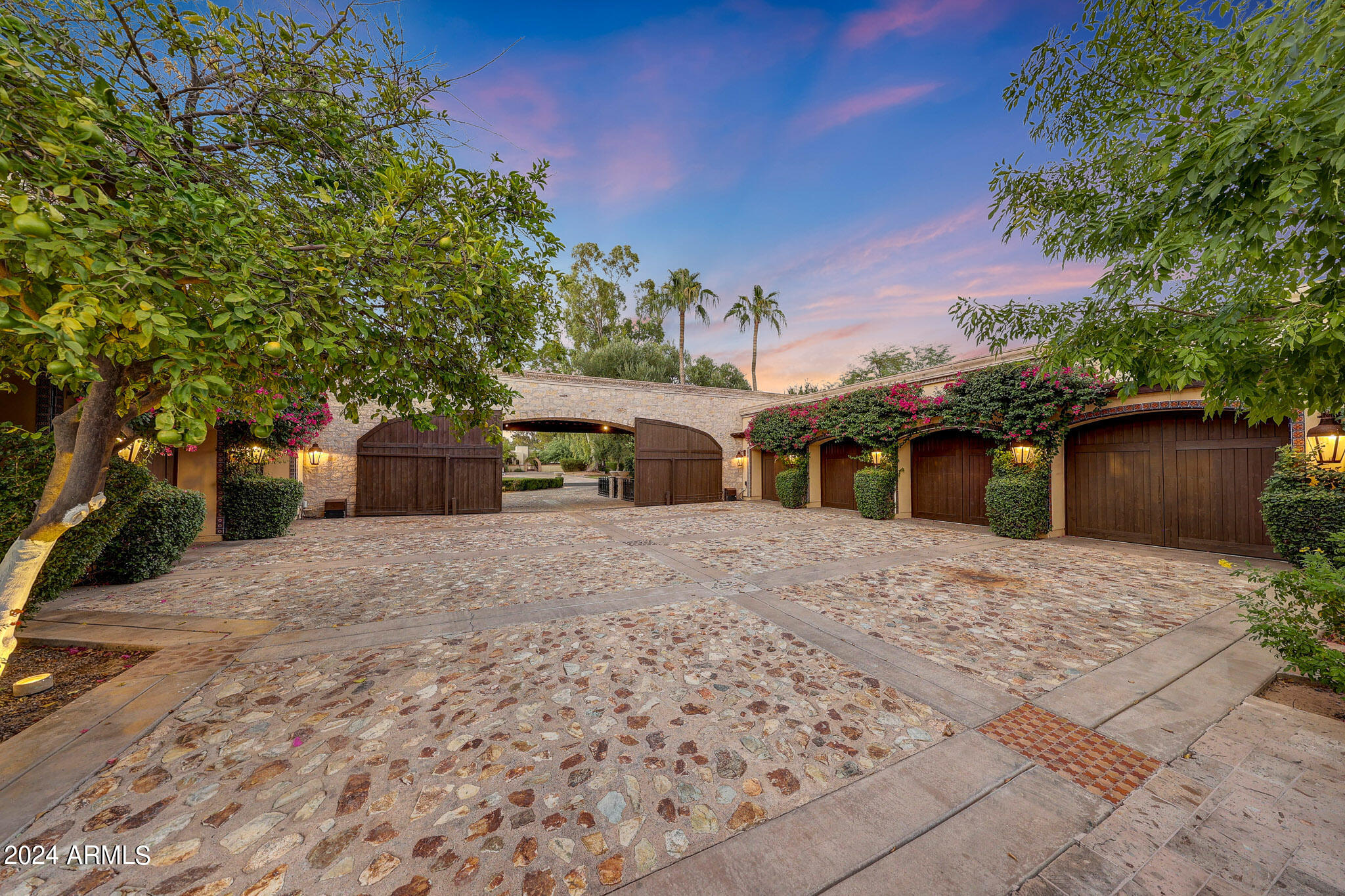 EQUESTRIAN MANOR UNIT 1 - Residential