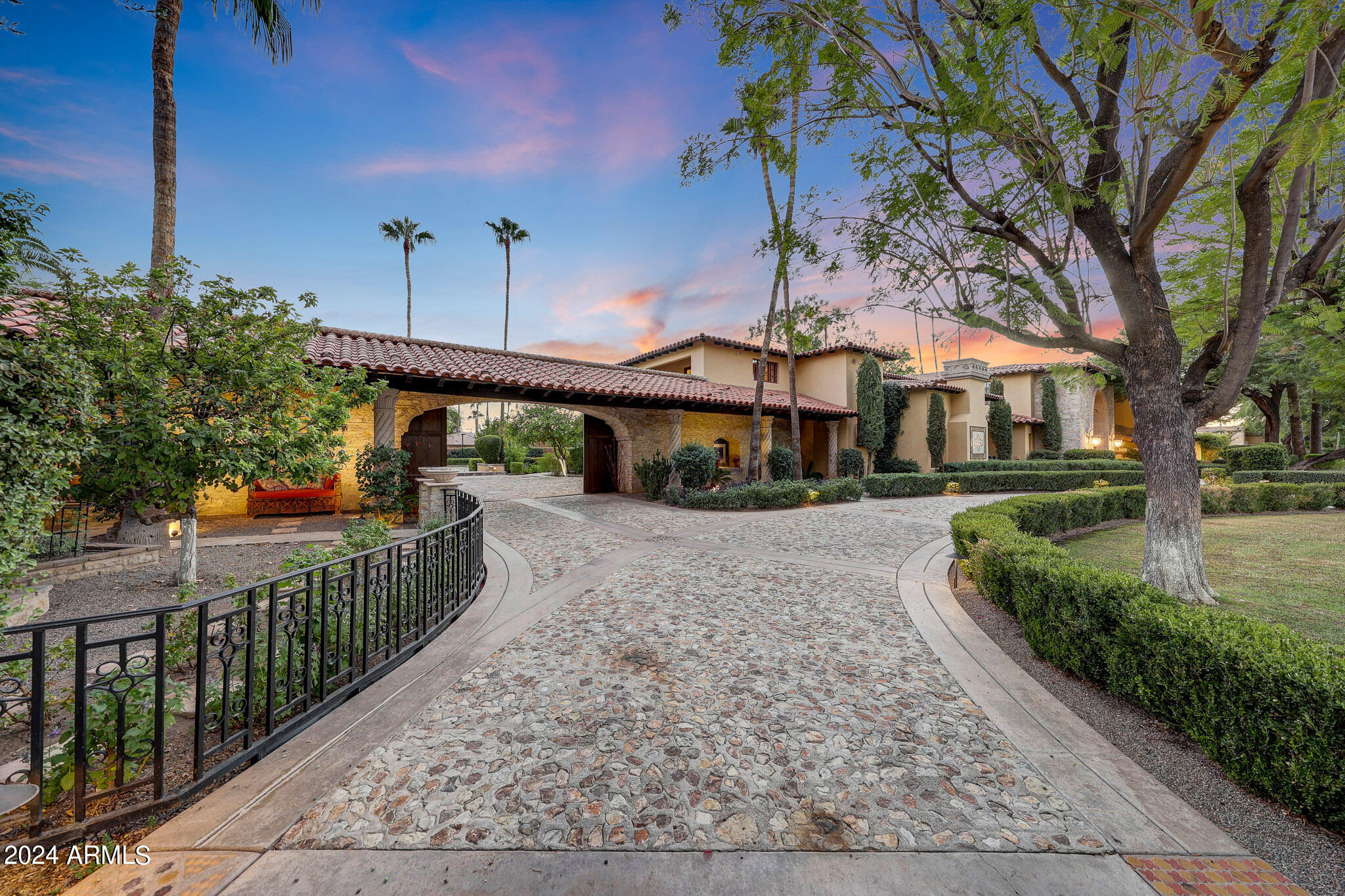 EQUESTRIAN MANOR UNIT 1 - Residential
