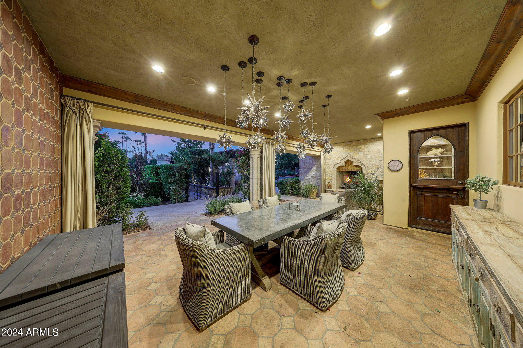 EQUESTRIAN MANOR UNIT 1 - Residential