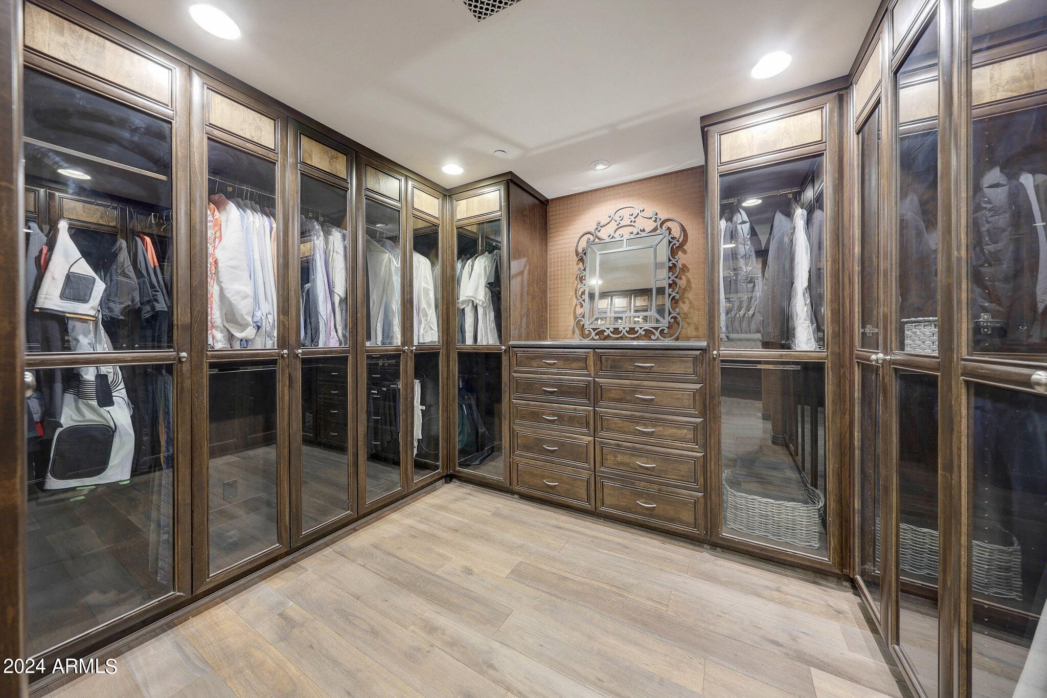 EQUESTRIAN MANOR UNIT 1 - Residential