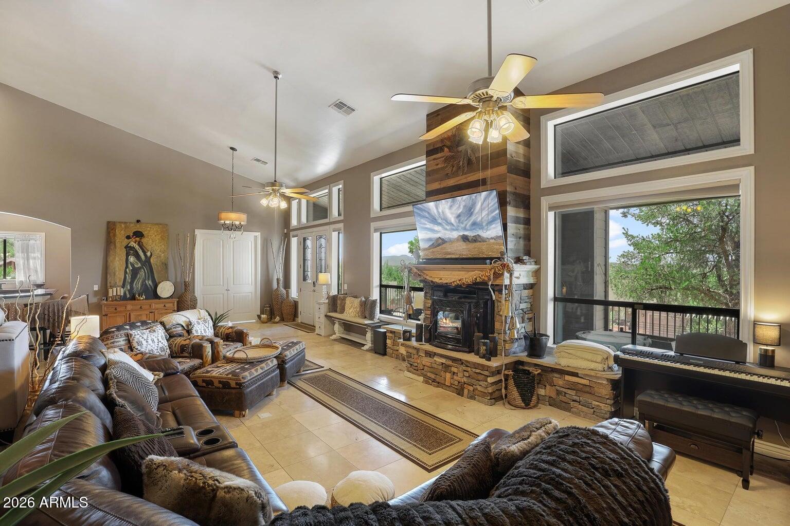 WOODHILL 2 - Residential