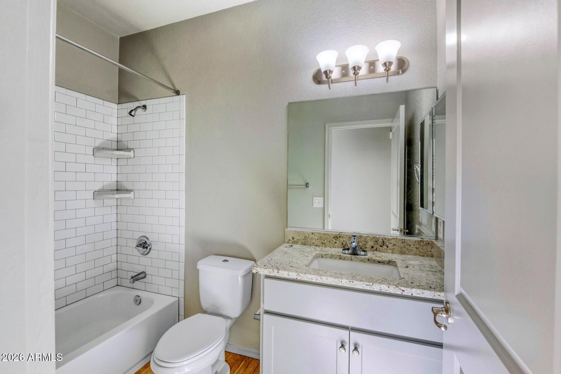 REFLECTIONS VALIENTE - Residential