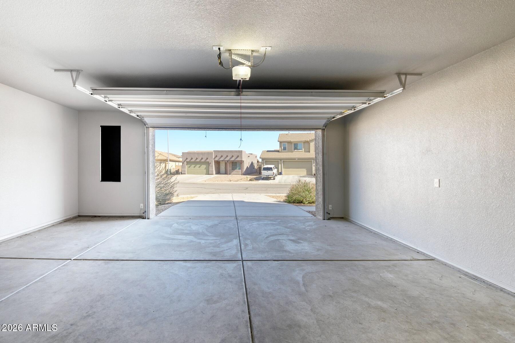 REFLECTIONS VALIENTE - Residential