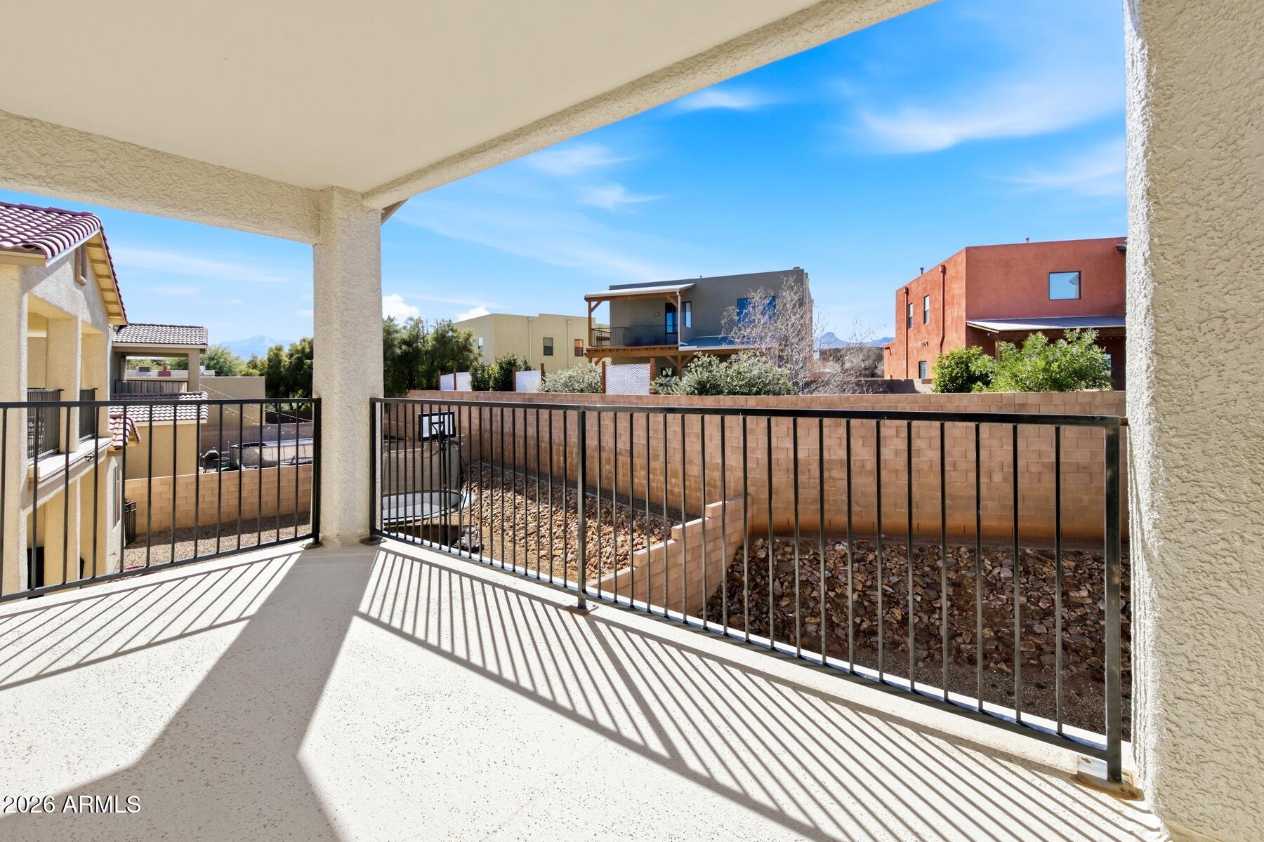 REFLECTIONS VALIENTE - Residential