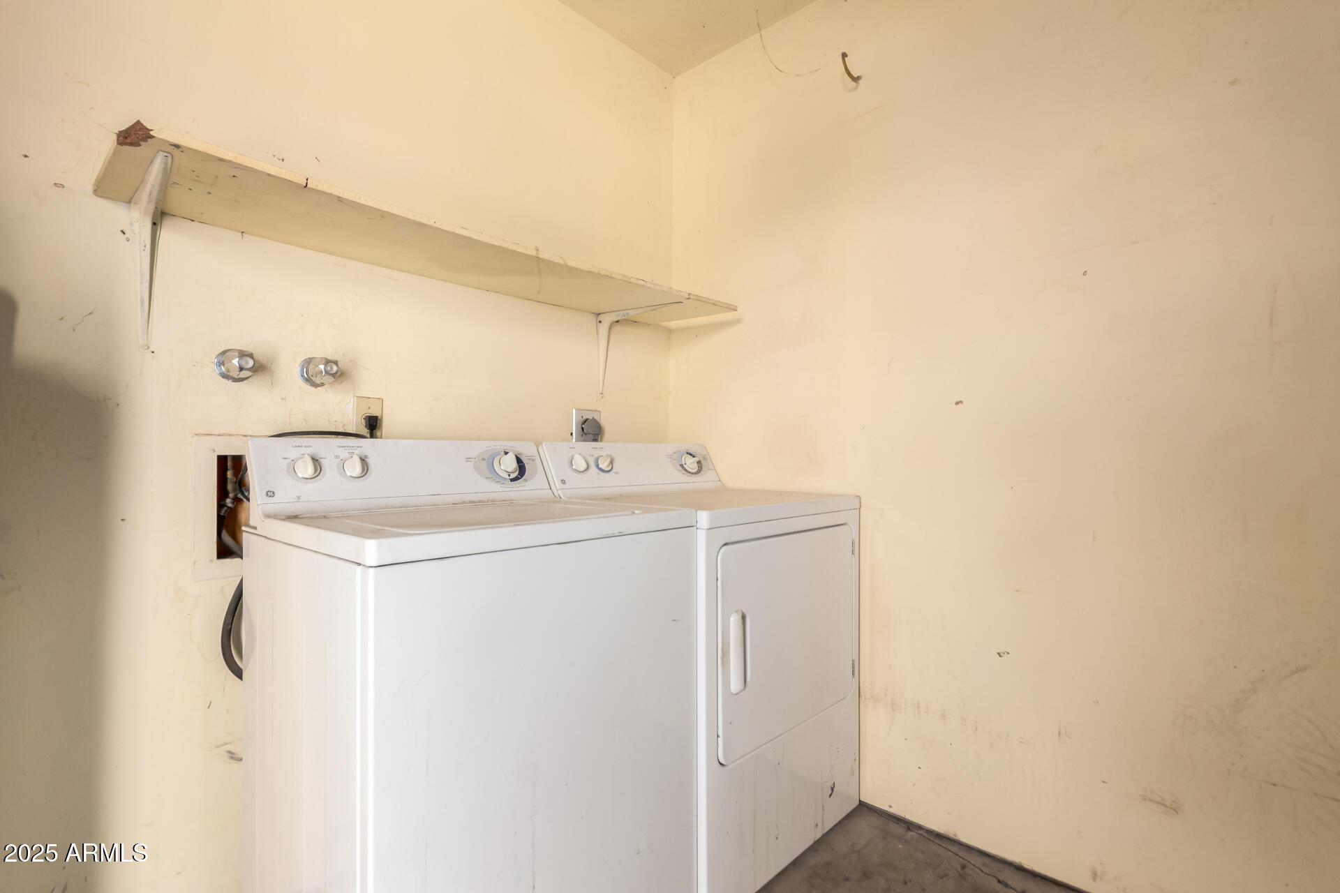 COLONIA GRANADA UNIT 5 - Residential Lease