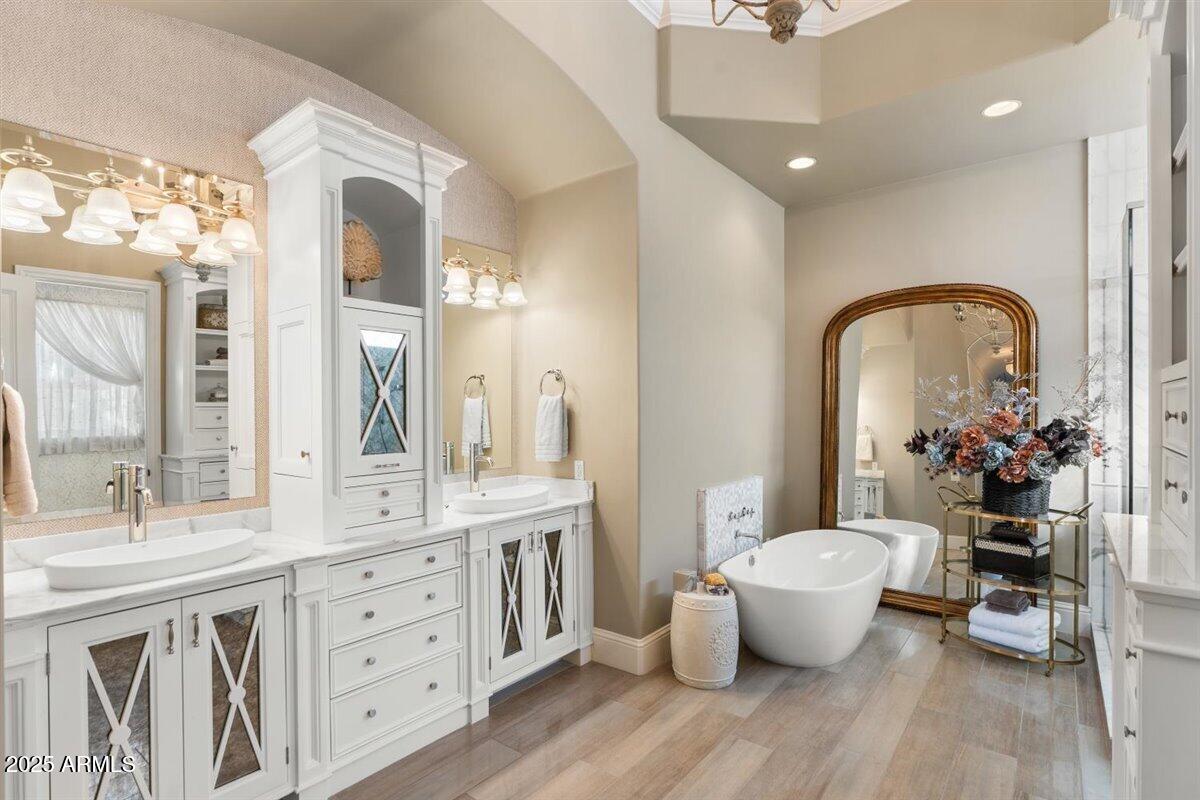 WEST LAKE ESTATES - Residential