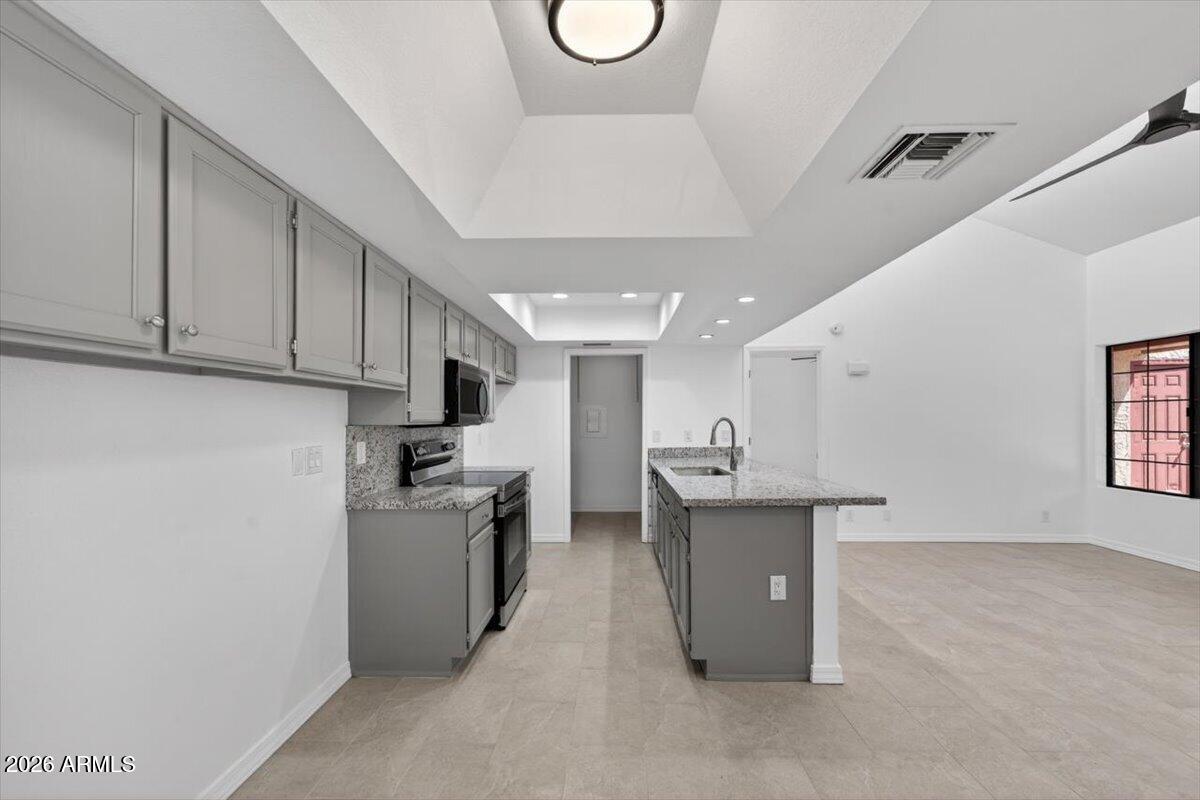 MISTWOOD CONDOMINIUMS - Residential