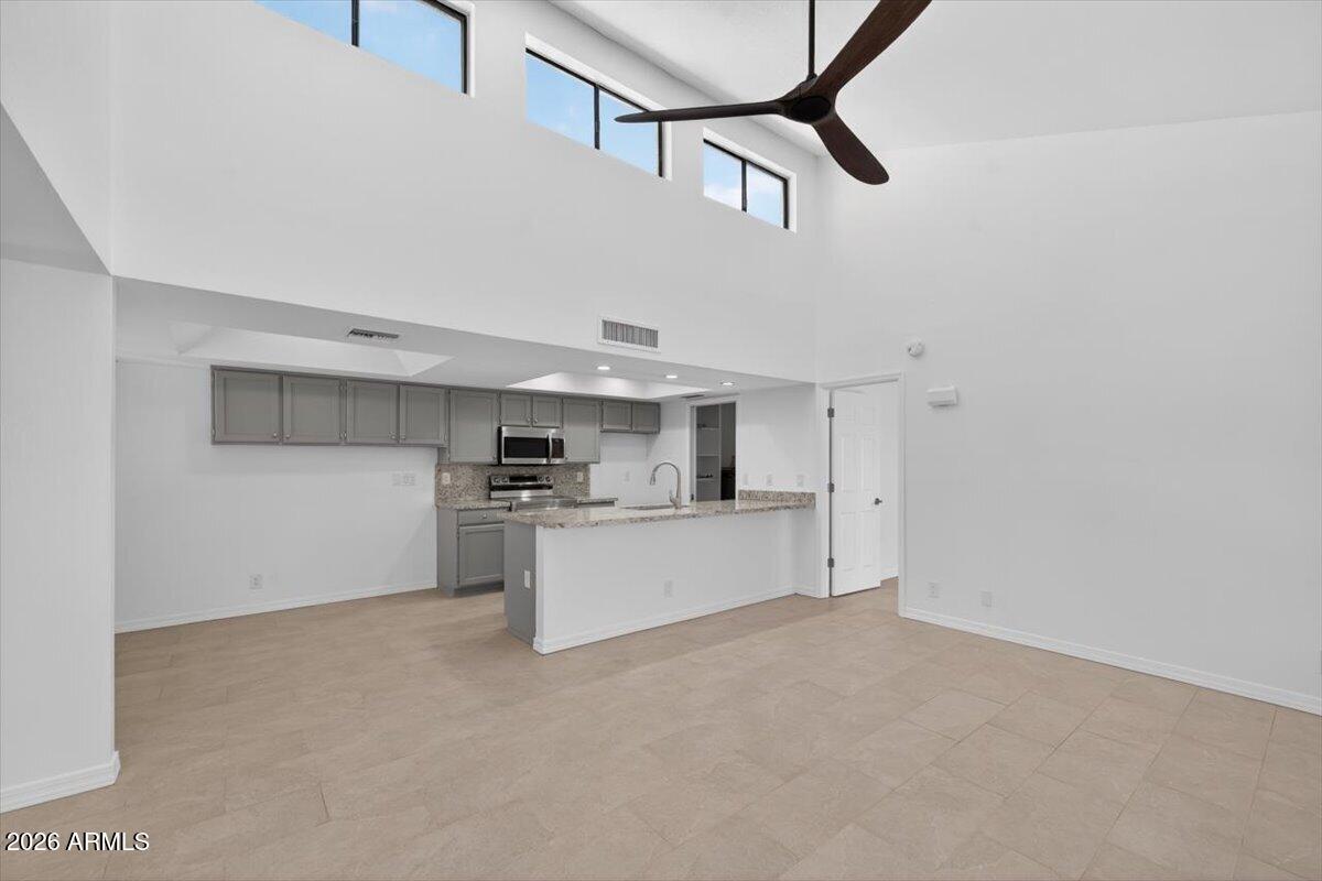 MISTWOOD CONDOMINIUMS - Residential