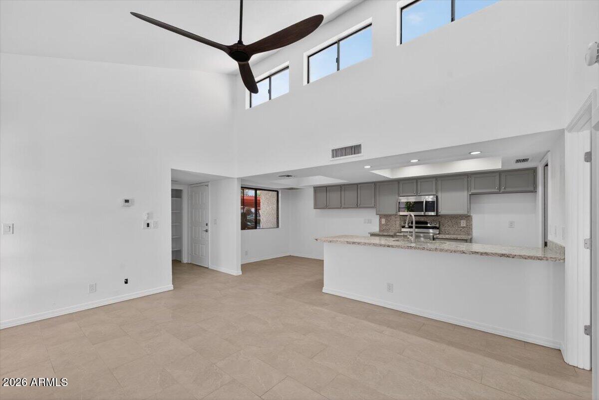 MISTWOOD CONDOMINIUMS - Residential