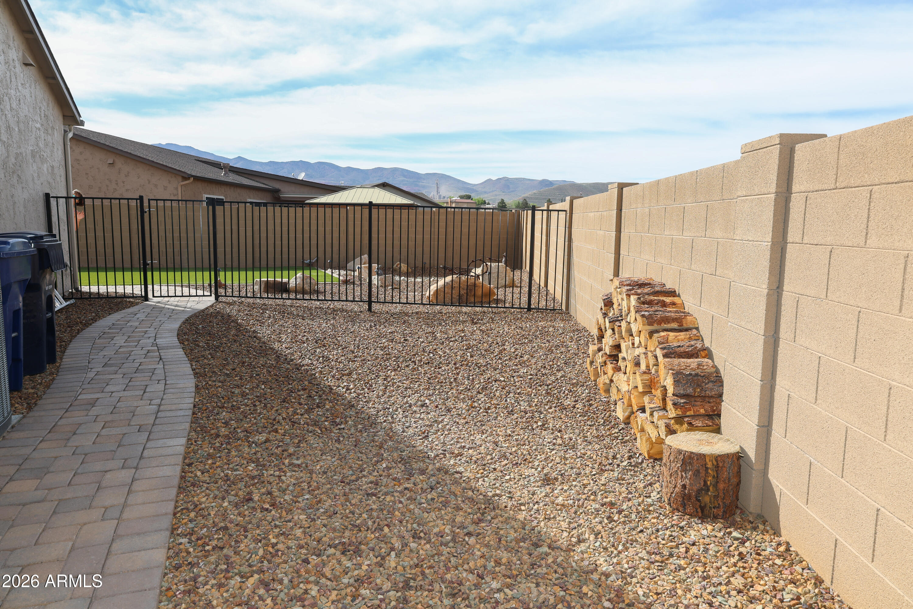 MOUNTAIN GATE - Residential