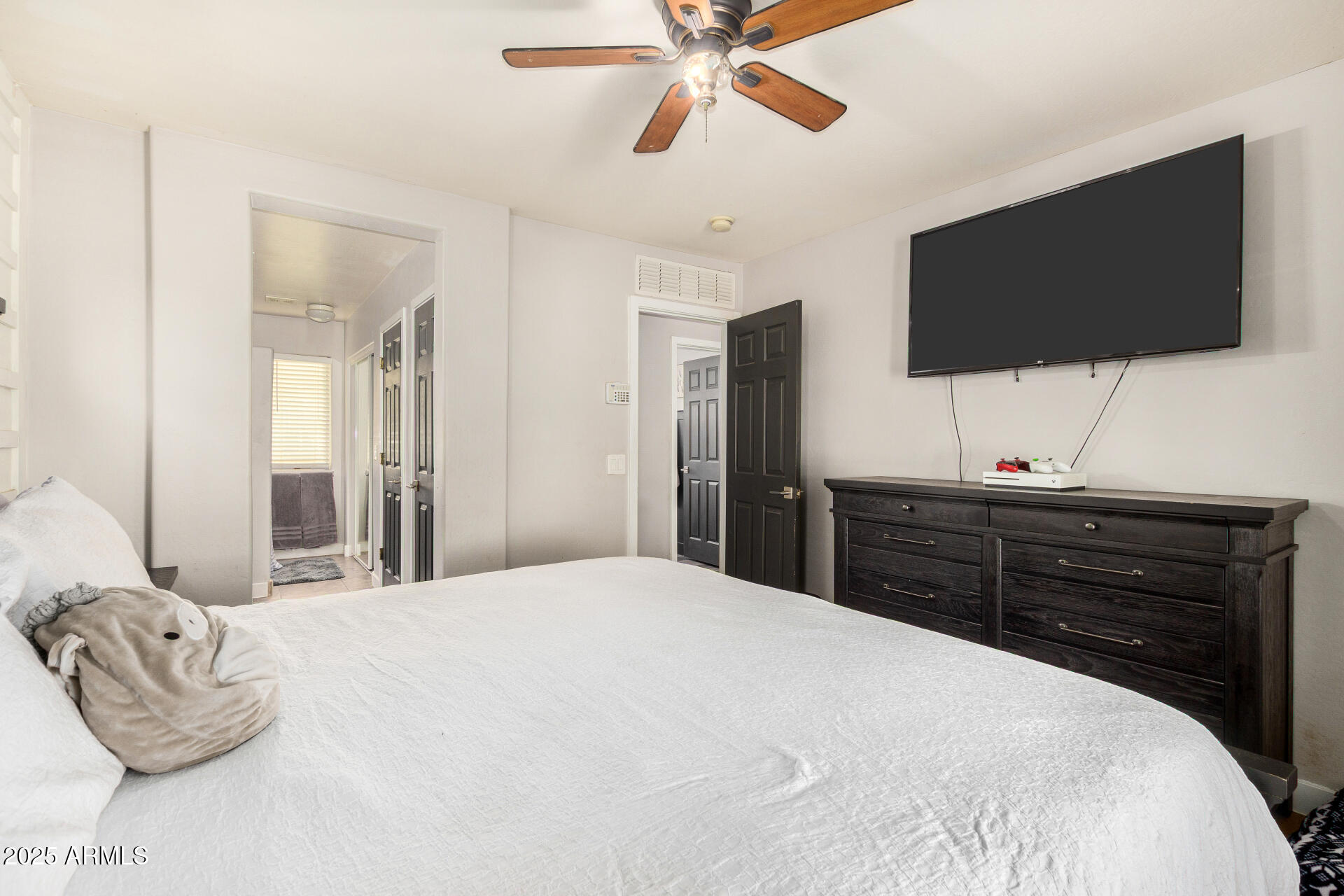 NORTHGLEN - Residential Lease