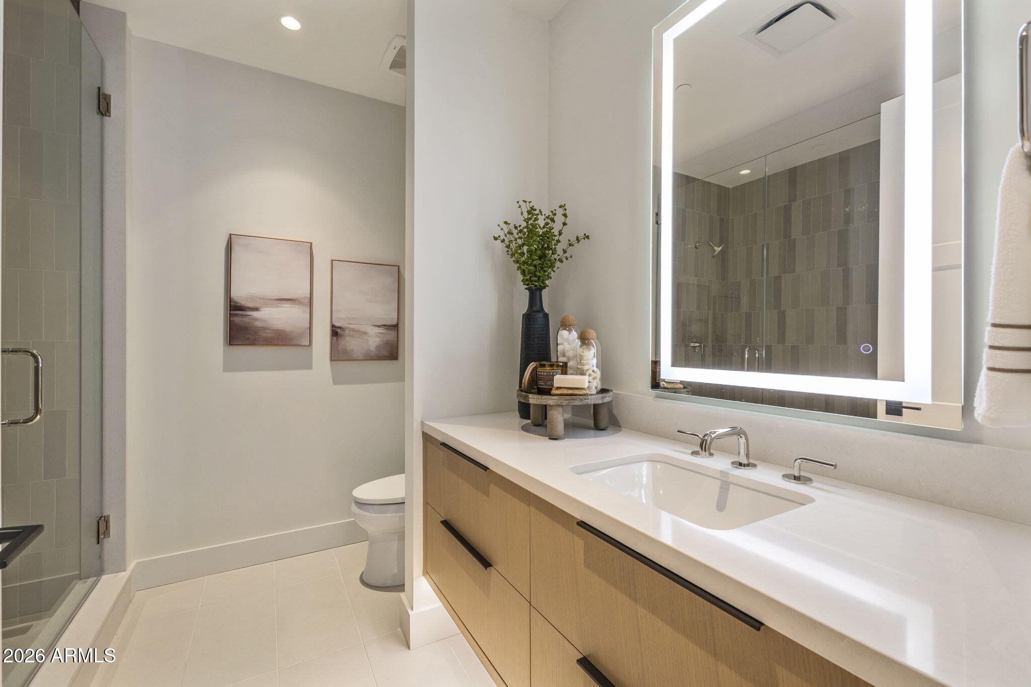 ASCENT AT THE PHOENICIAN CAMELBACK RESIDENCES - Residential