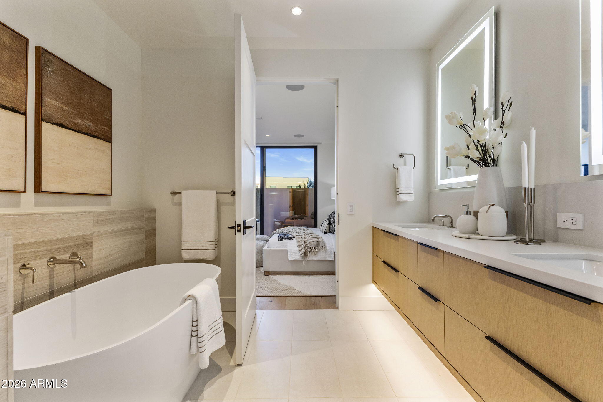 ASCENT AT THE PHOENICIAN CAMELBACK RESIDENCES - Residential