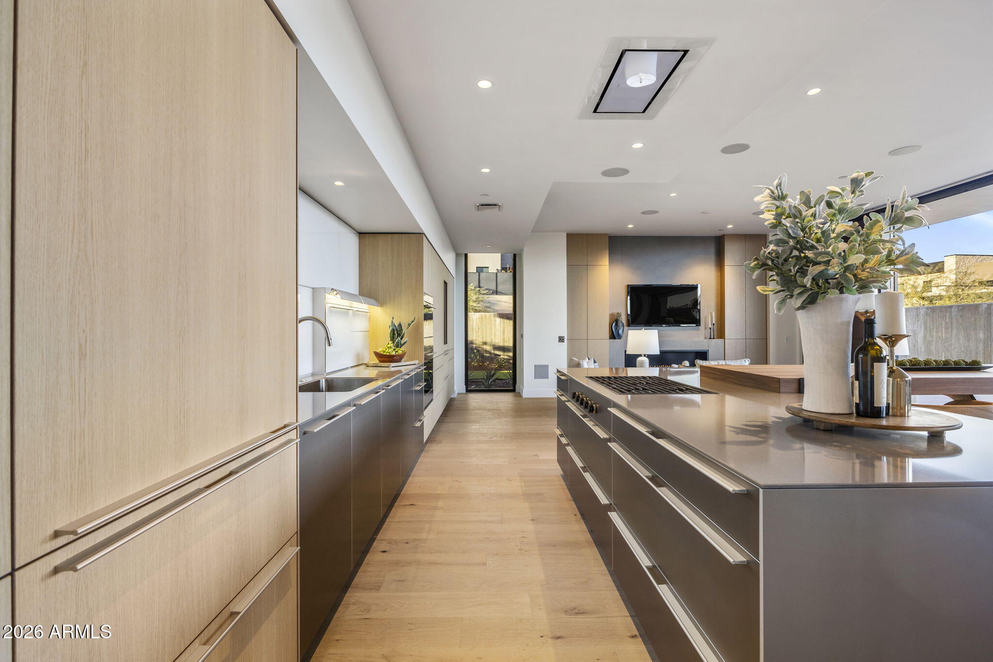 ASCENT AT THE PHOENICIAN CAMELBACK RESIDENCES - Residential