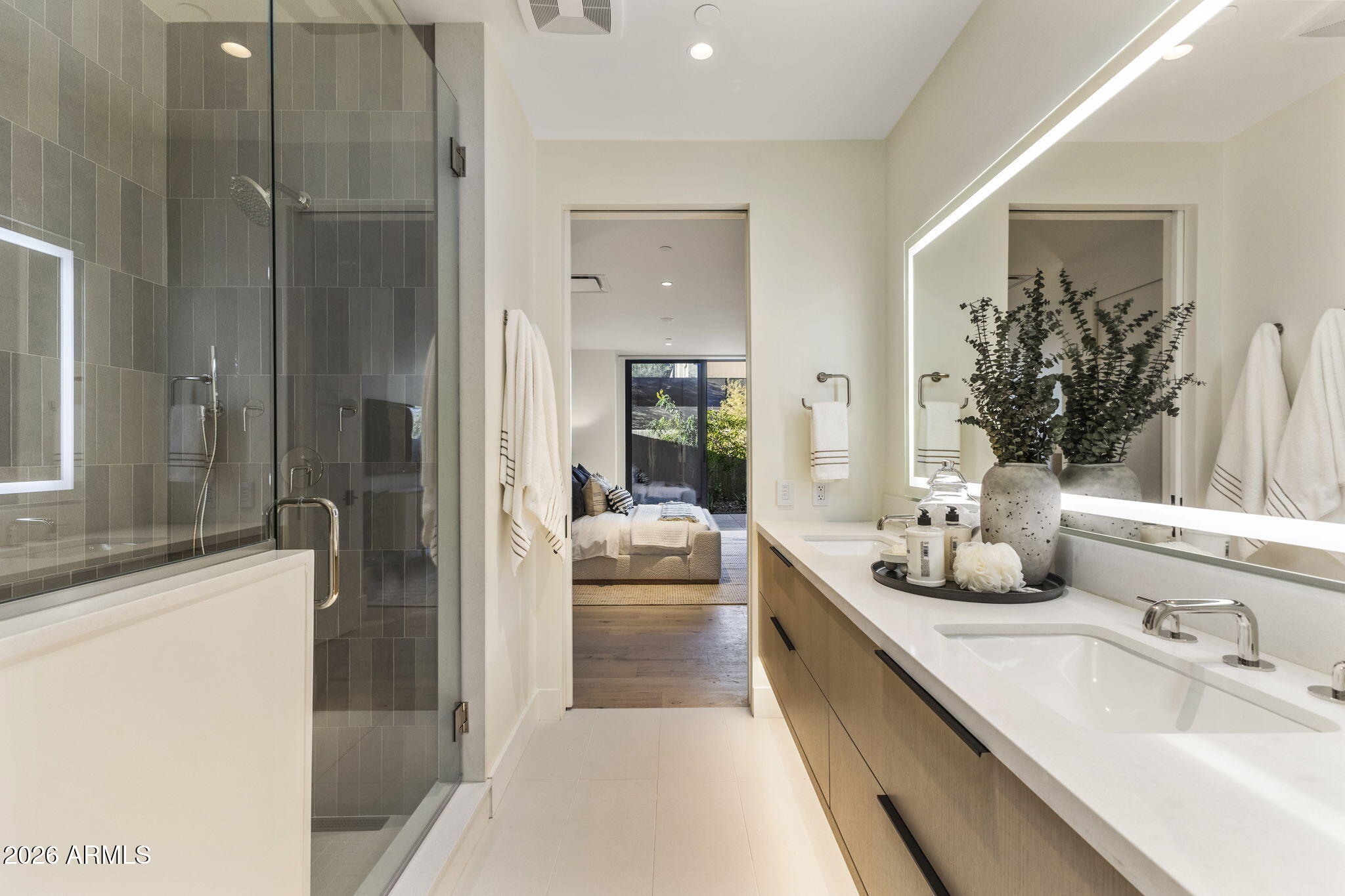 ASCENT AT THE PHOENICIAN CAMELBACK RESIDENCES - Residential