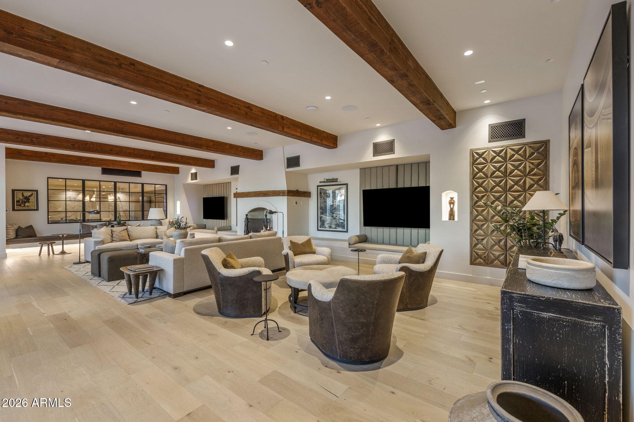 ASCENT AT THE PHOENICIAN CAMELBACK RESIDENCES - Residential