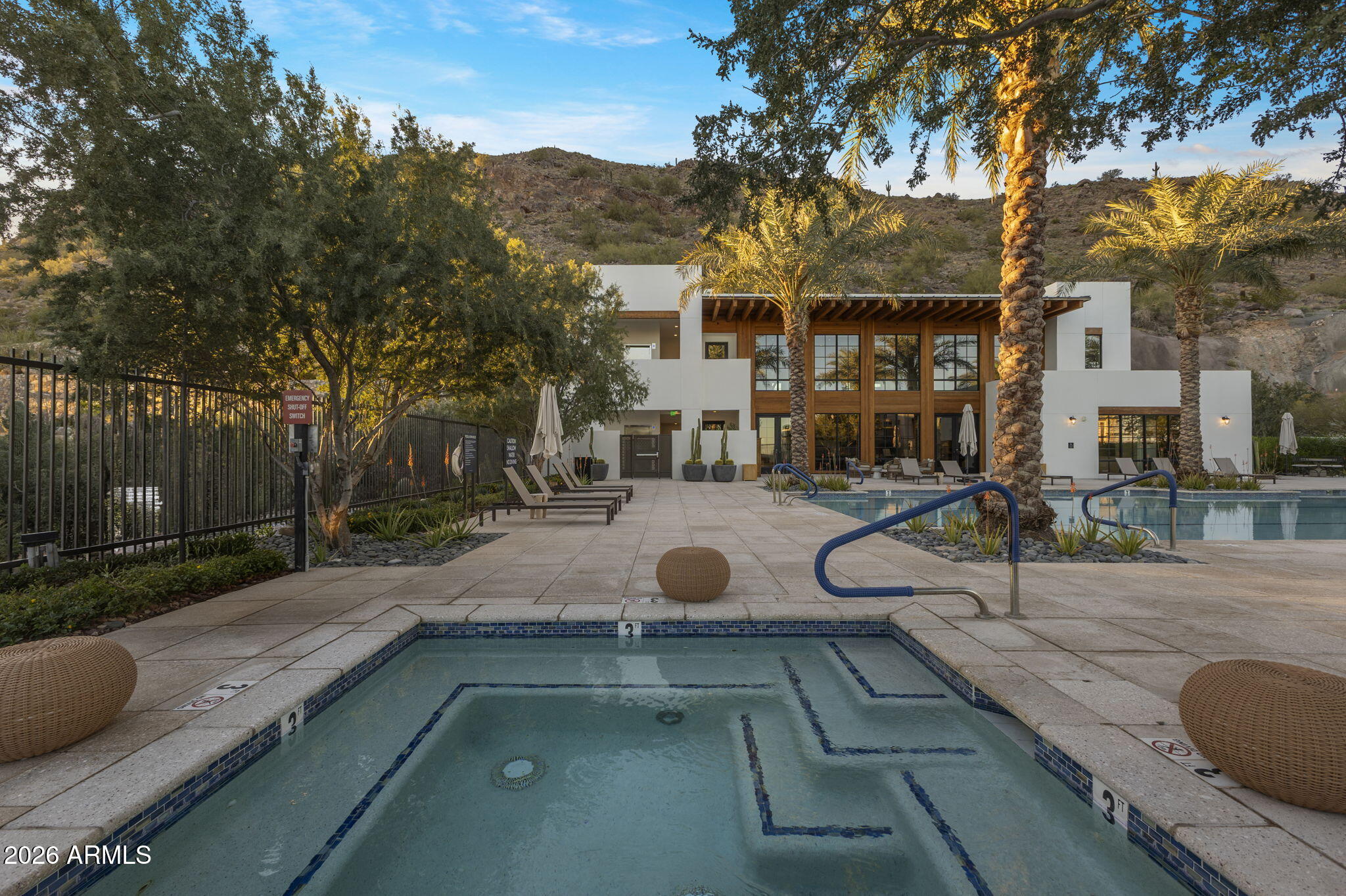 ASCENT AT THE PHOENICIAN CAMELBACK RESIDENCES - Residential