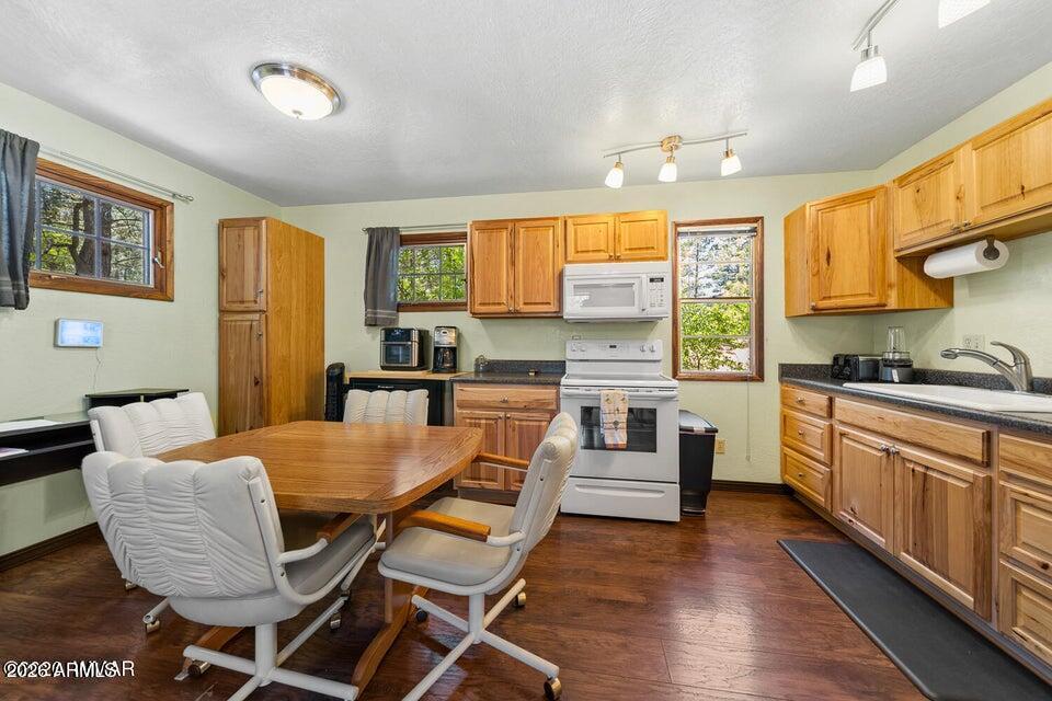 PINETOP COUNTRY CLUB MOBILE HOMES UNIT 1 - Residential
