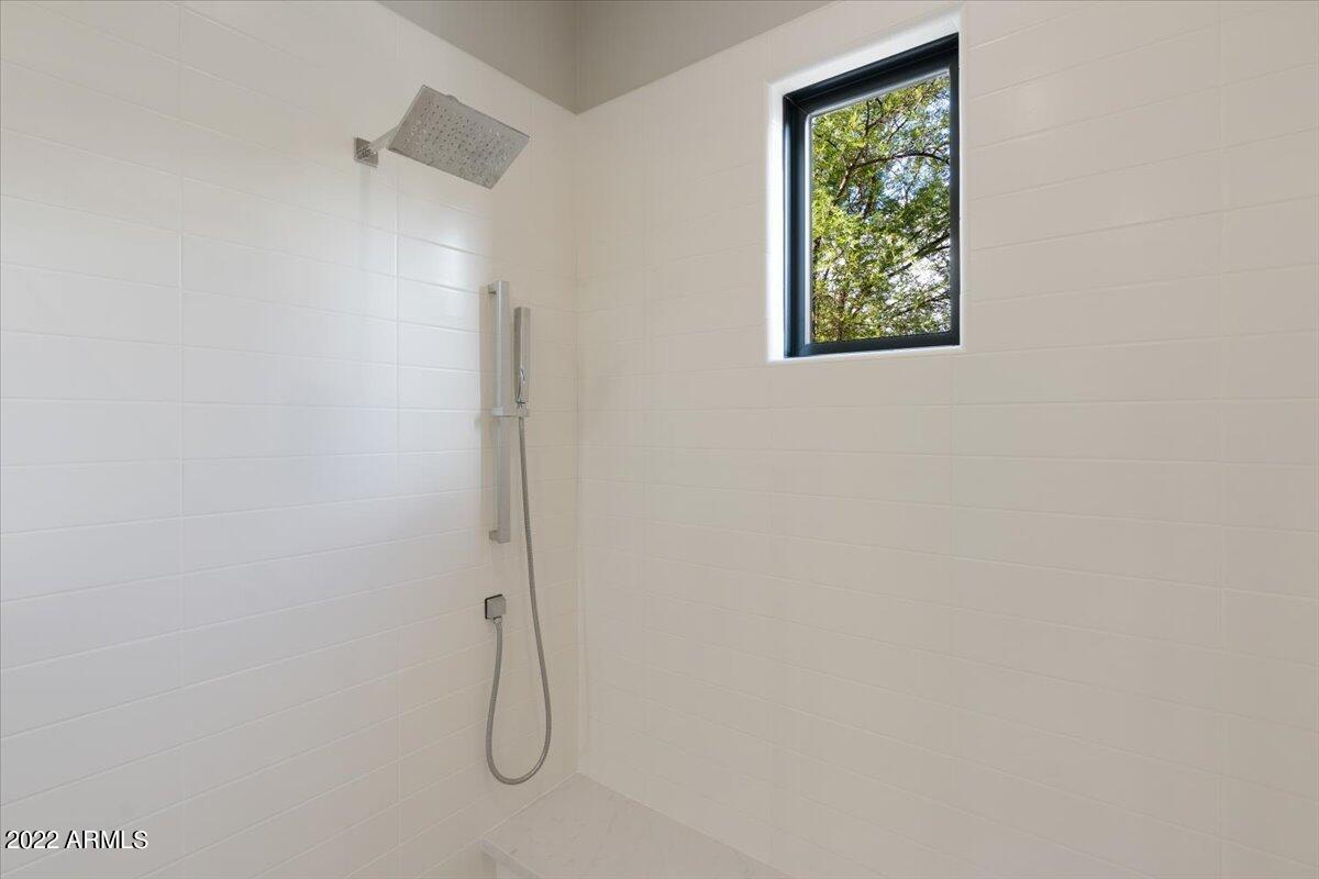 WHITE HORSE - Residential