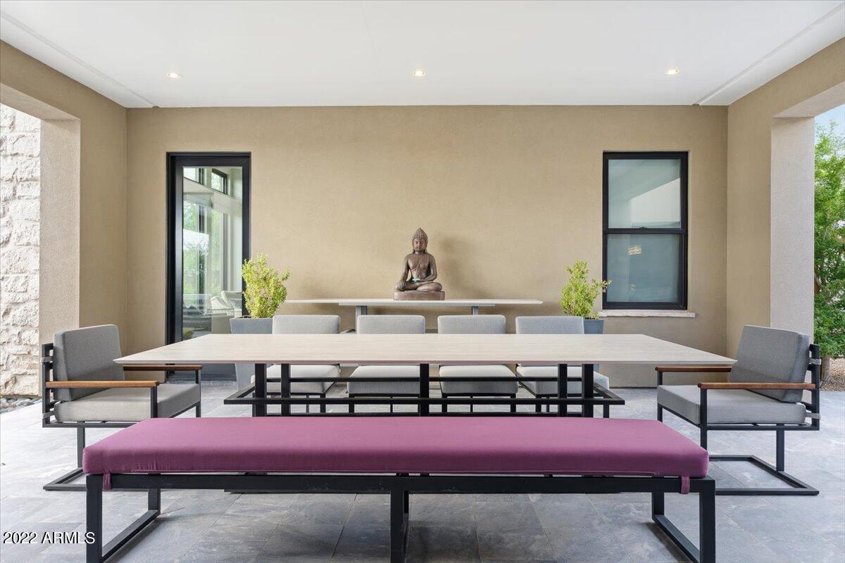 WHITE HORSE - Residential