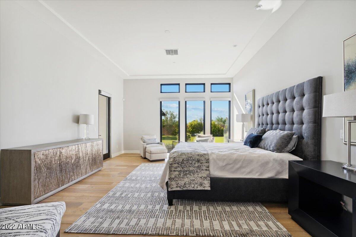 WHITE HORSE - Residential