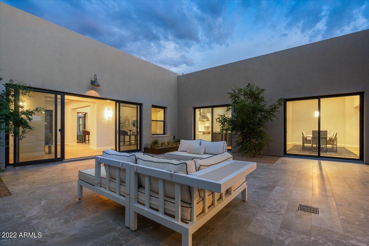 WHITE HORSE - Residential