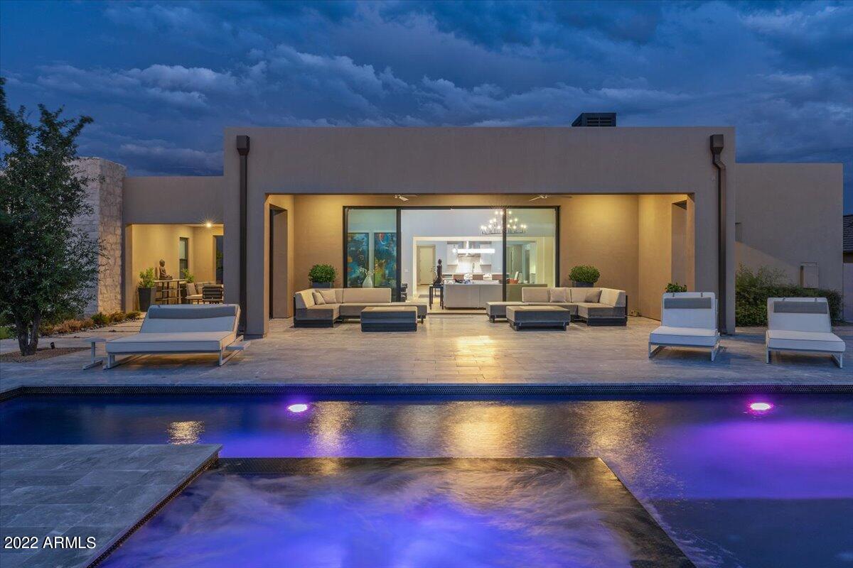 WHITE HORSE - Residential
